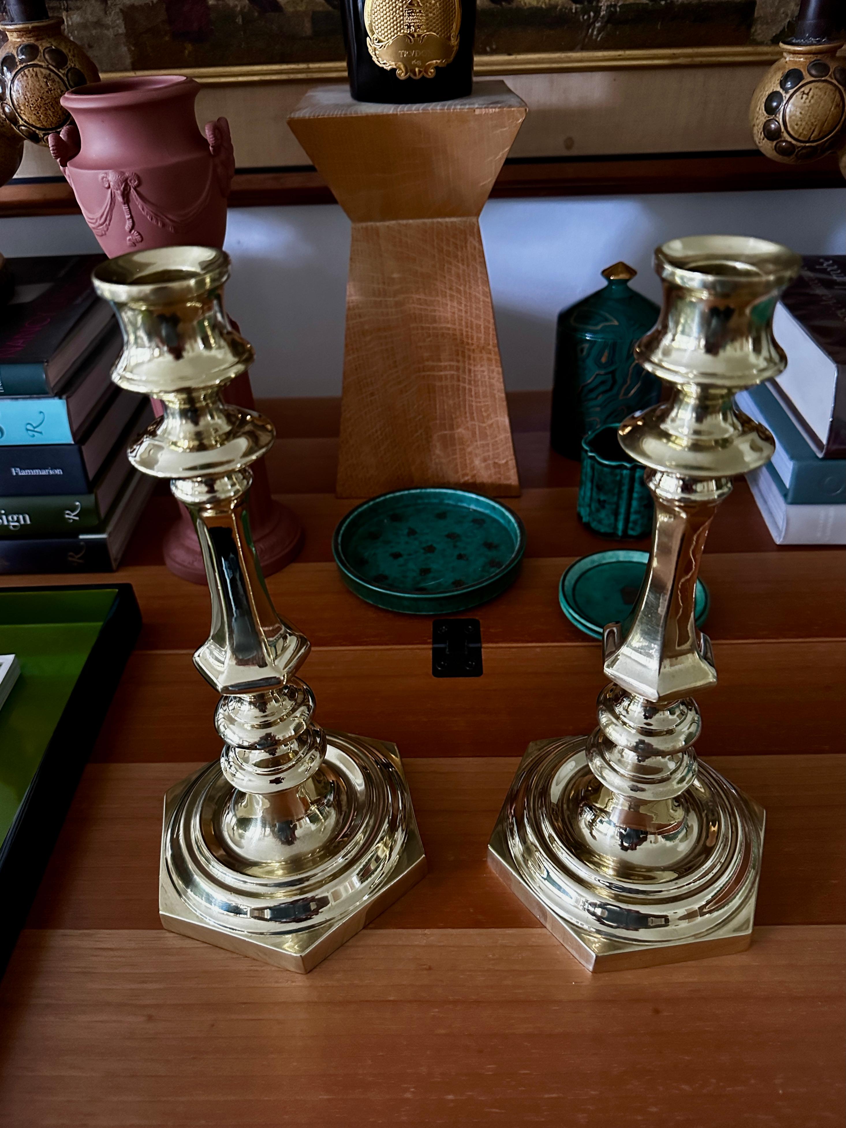 Pair Heavy Solid Brass Colonial Style Candlesticks From Virginia Metalcrafters For Sale 2