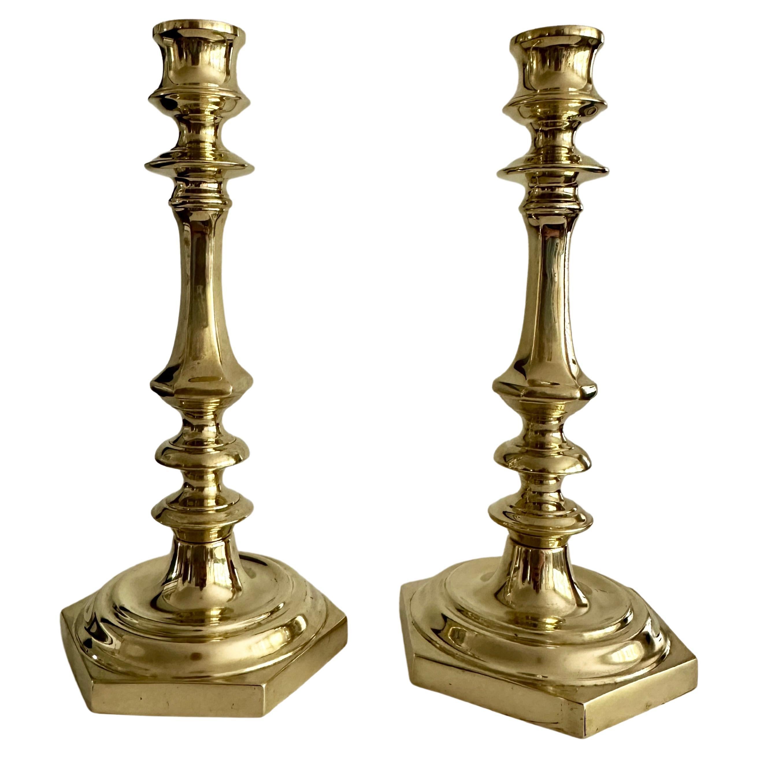 Pair Heavy Solid Brass Colonial Style Candlesticks From Virginia Metalcrafters For Sale
