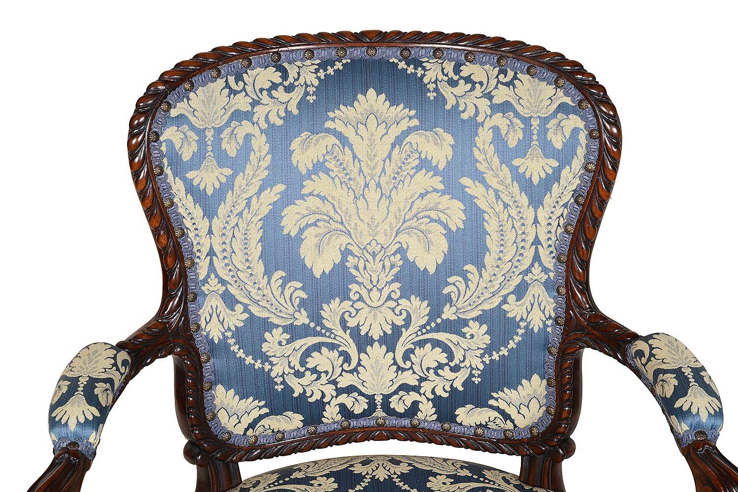 XIXe siècle Paire de fauteuils de style Hepplewhite. en vente