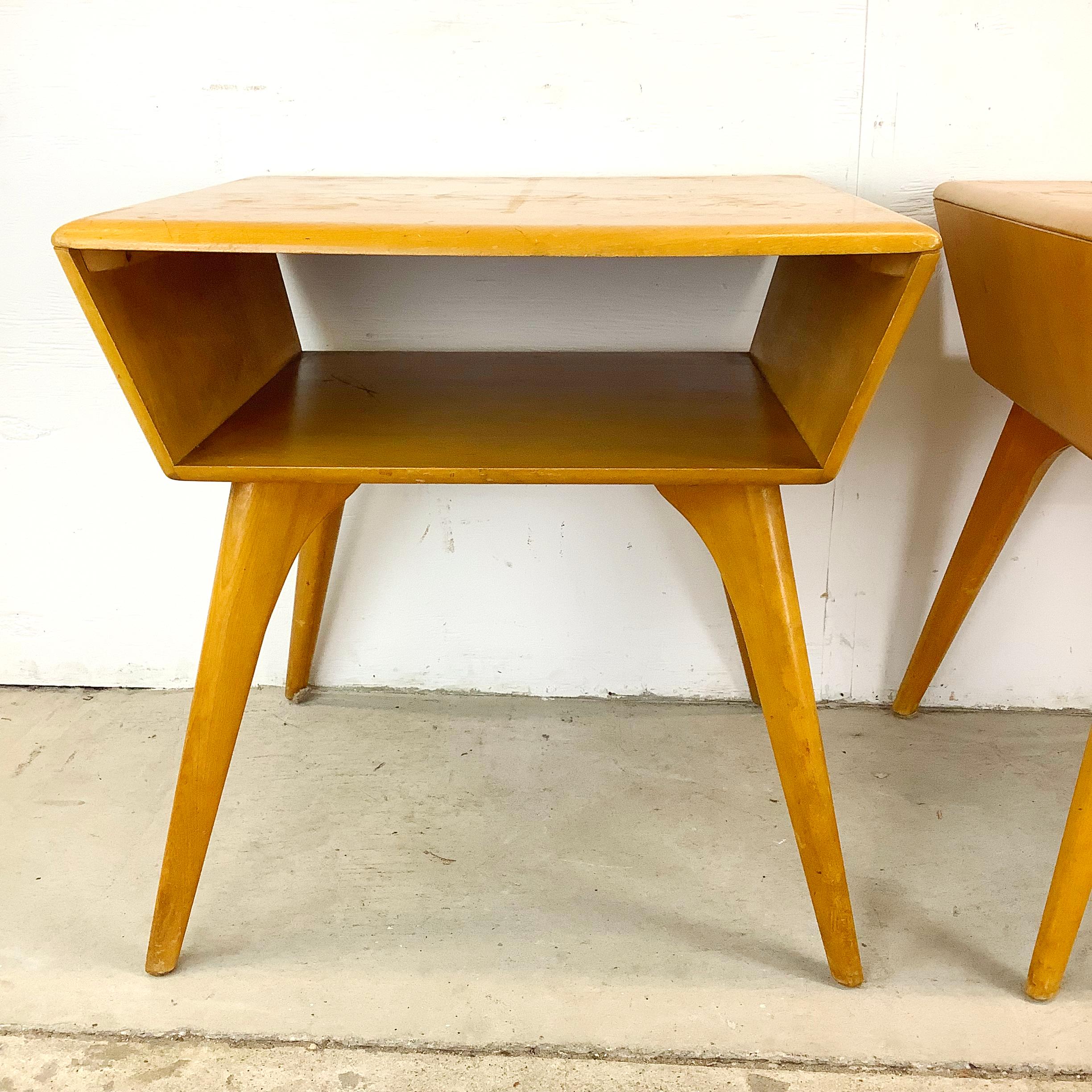 Pair Heywood-Wakefield End Tables 10