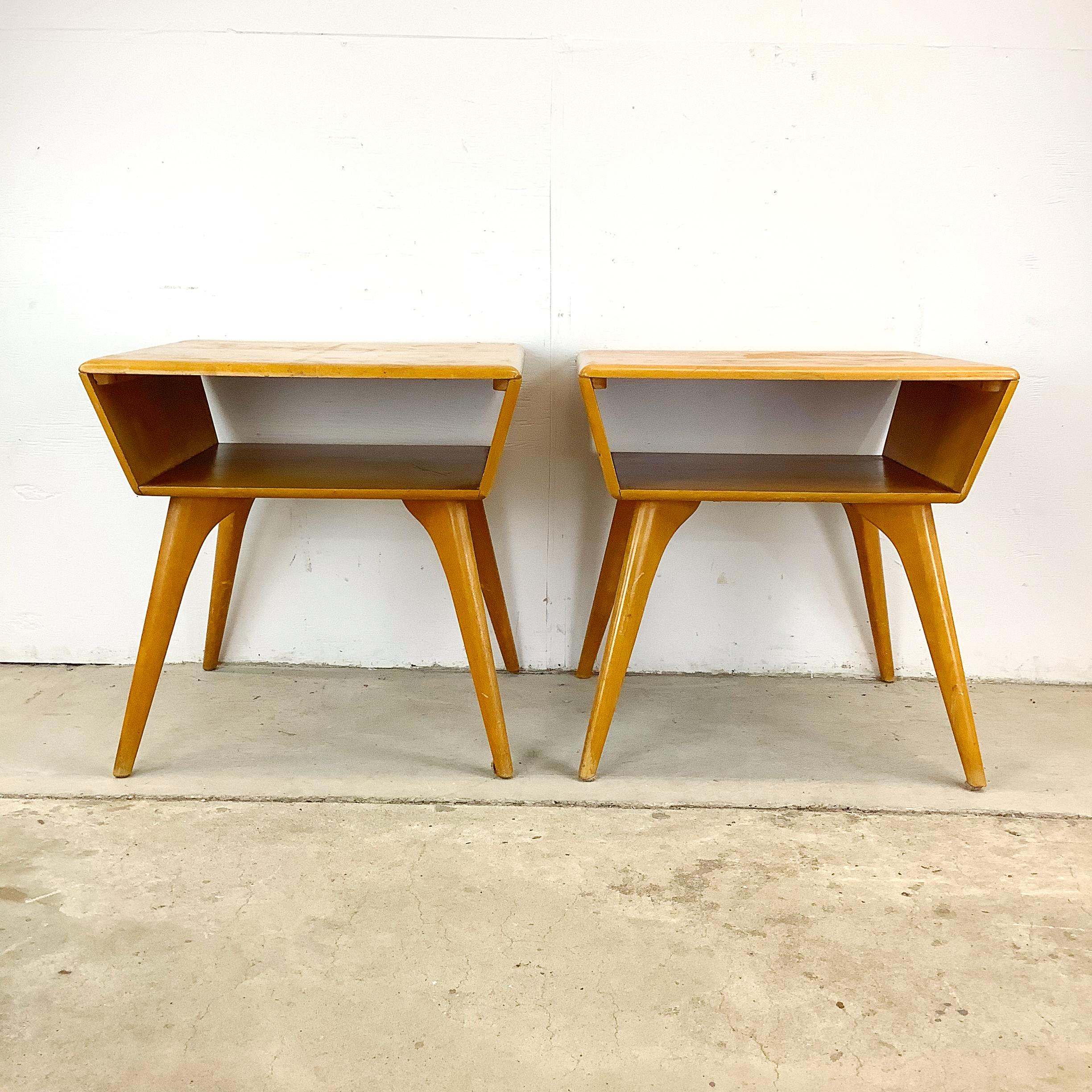 Mid-Century Modern Pair Heywood-Wakefield End Tables