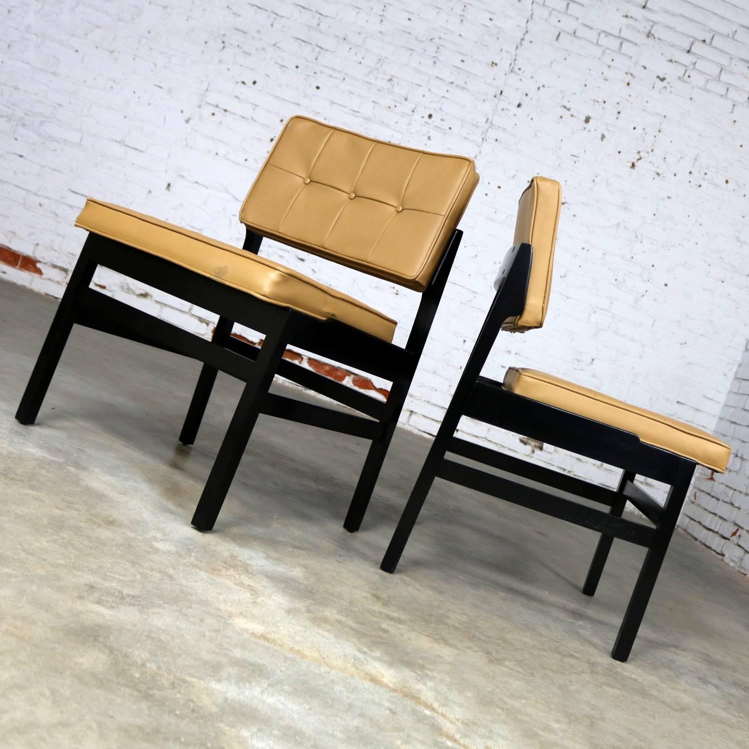 Pair of Hibriten Blackened Wood and Faux Leather Mid-Century Modern Chairs For Sale 1