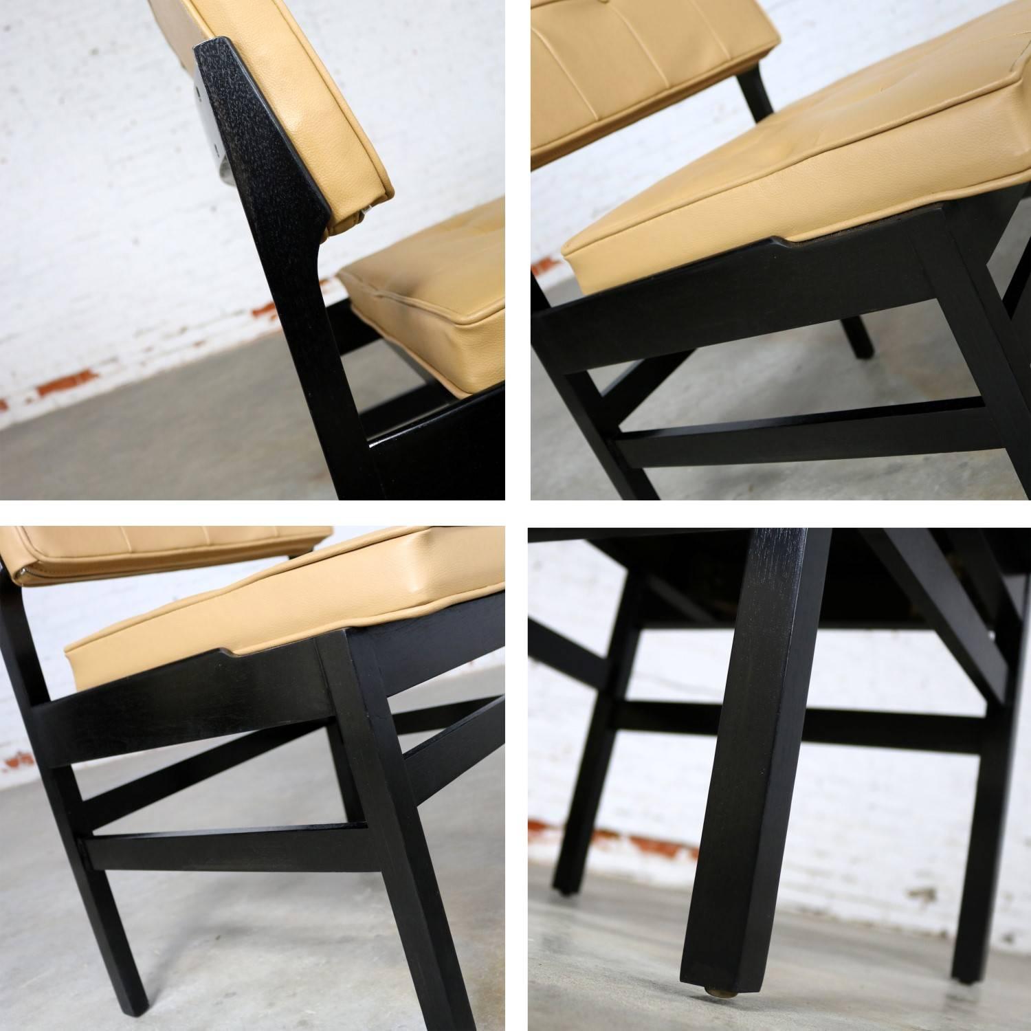 Paire de chaises Hibriten modernes mi-siècle en bois noirci et faux cuir en vente 6