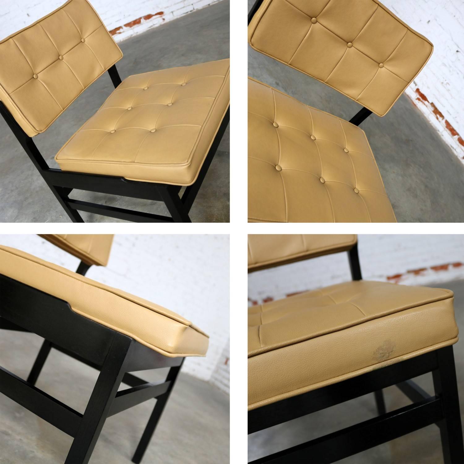 Paire de chaises Hibriten modernes mi-siècle en bois noirci et faux cuir en vente 7