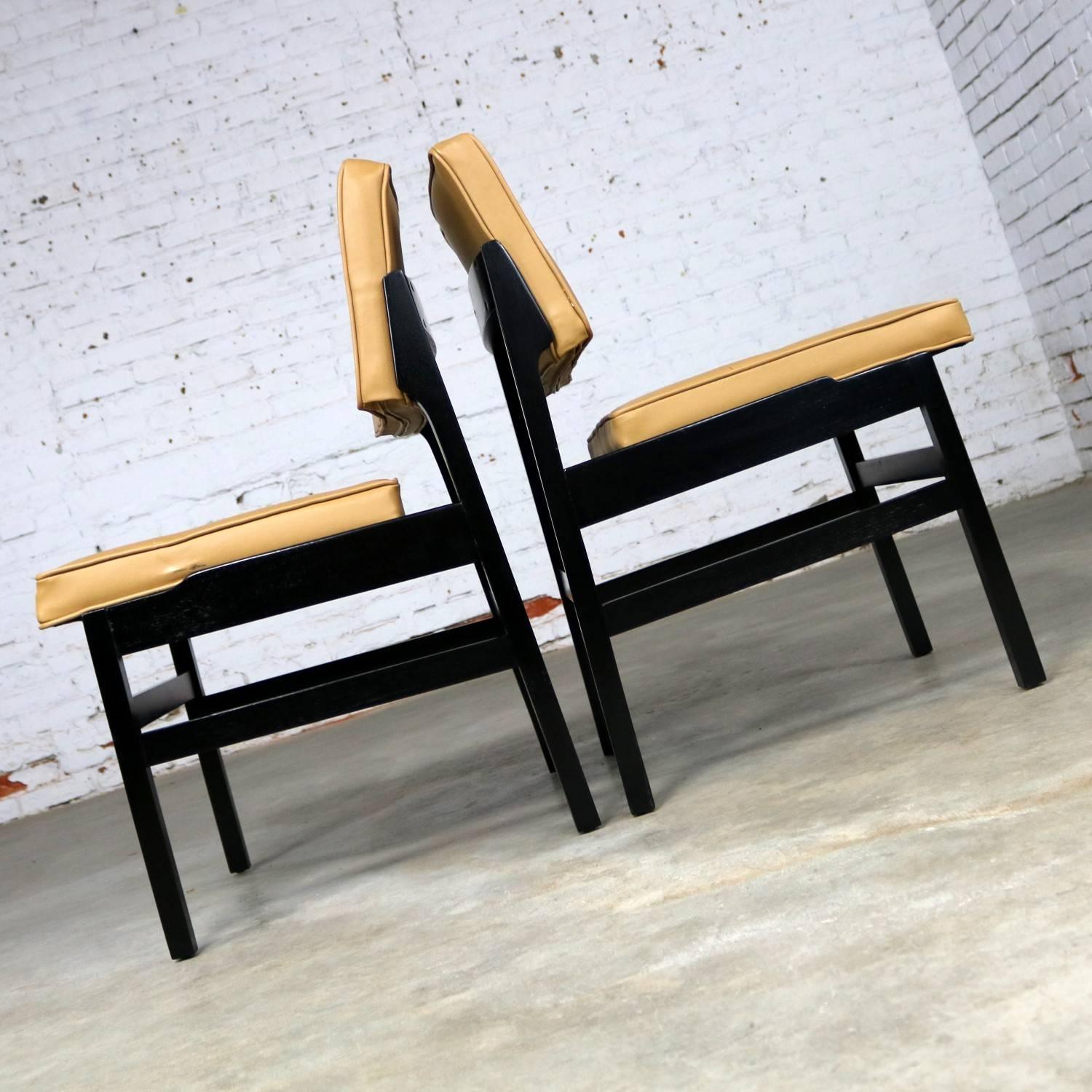 American Pair of Hibriten Blackened Wood and Faux Leather Mid-Century Modern Chairs For Sale