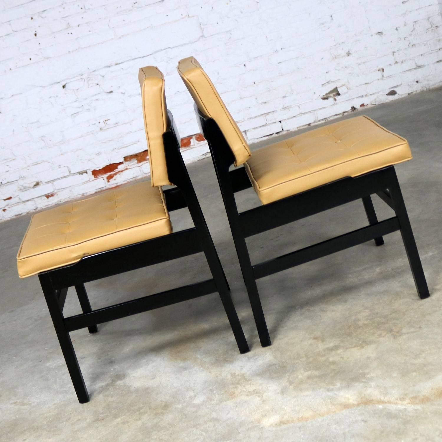 Ebonized Pair of Hibriten Blackened Wood and Faux Leather Mid-Century Modern Chairs For Sale