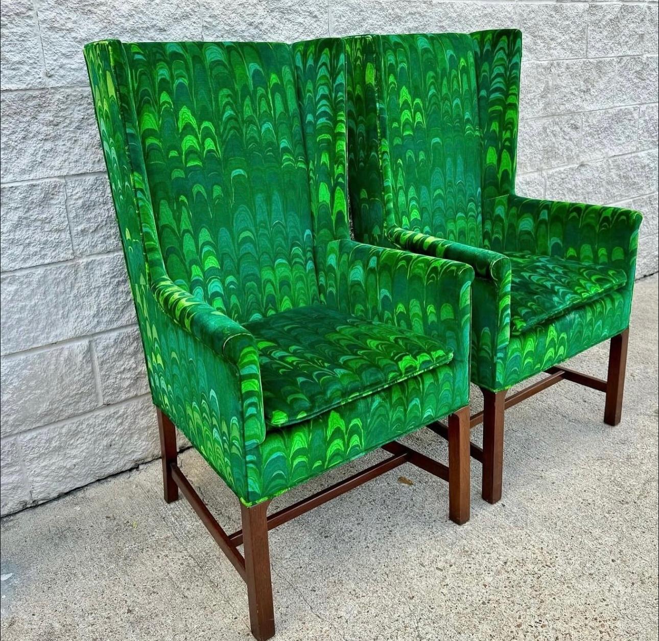 Paar Hickory High Back Square Wing Back Stühle Jack Lenor Larsen 4