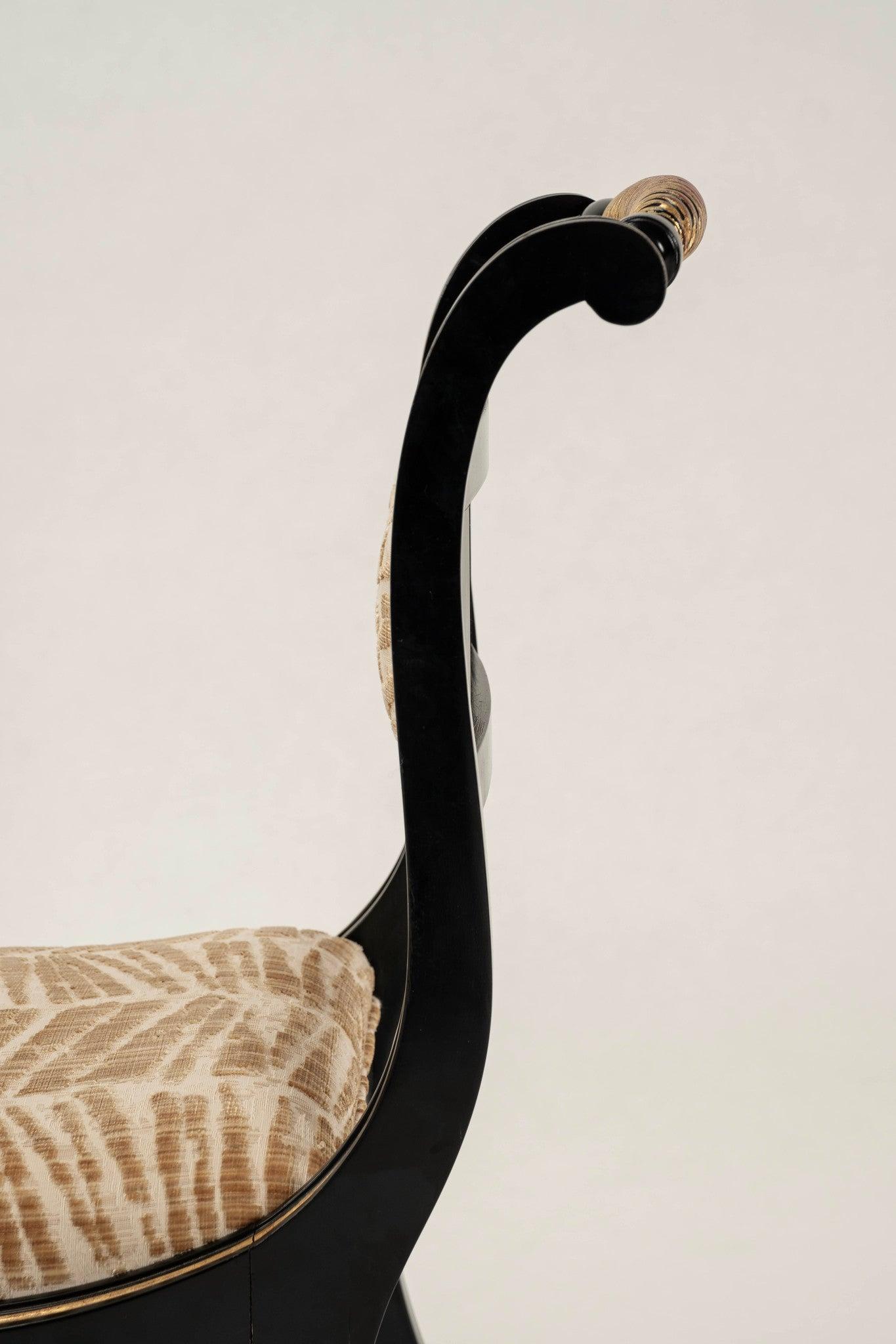Coppia di sedie Hollywood Regency in vendita 1