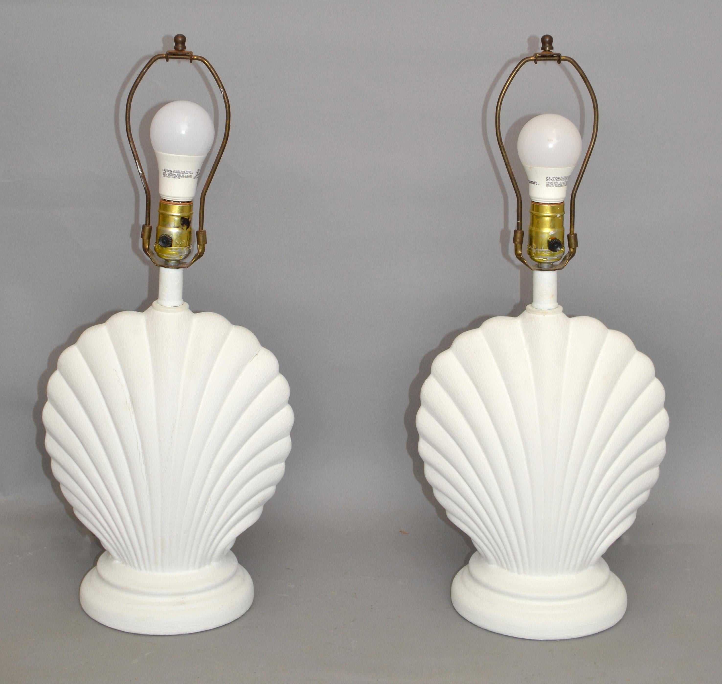 Américain Paire de lampes de bureau en plâtre en forme de coquillage de style Hollywood Regency, finition gesso en vente