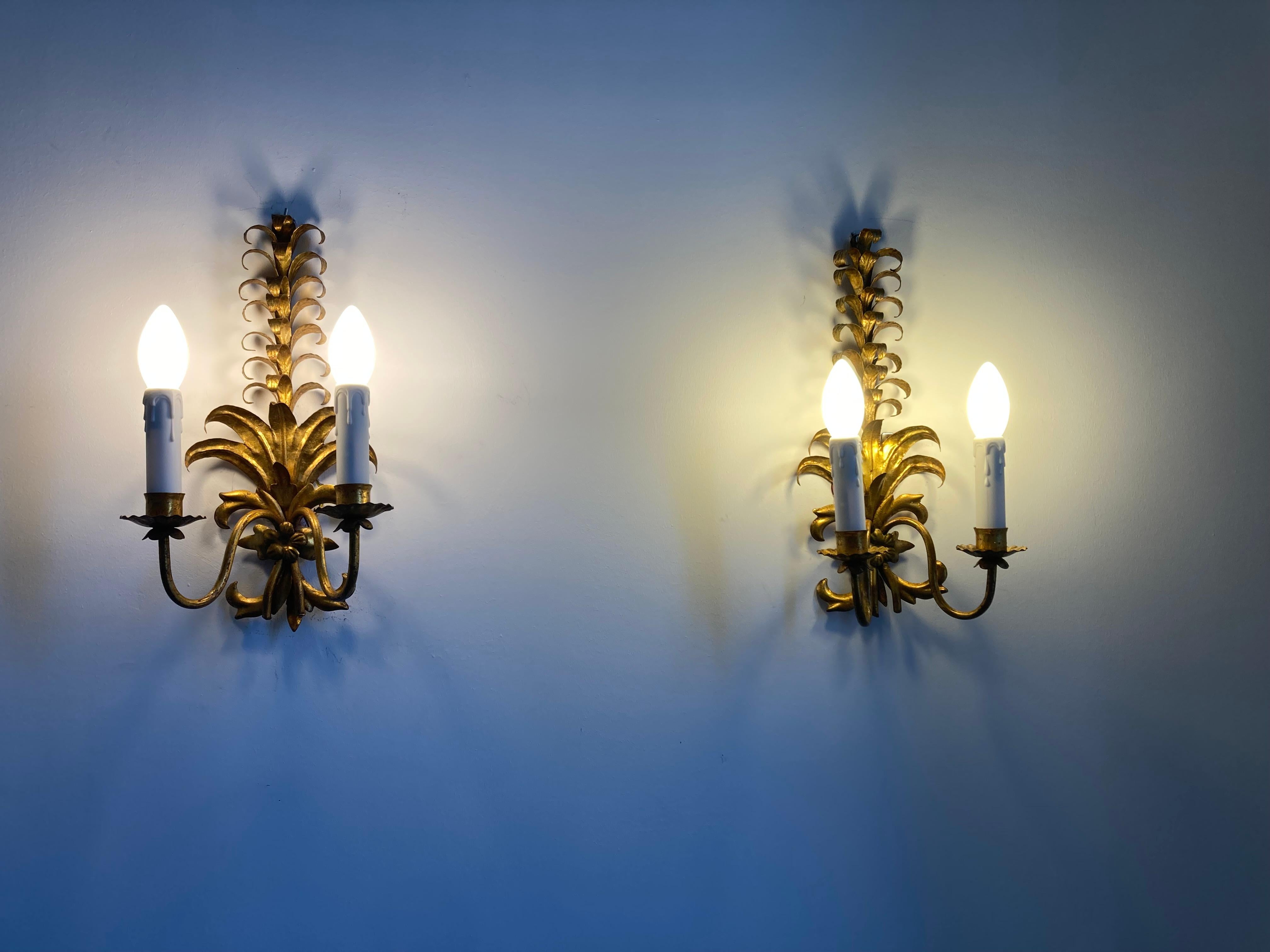 PAR DE Apliques de Hierro Dorado Hollywood Regency en venta 3