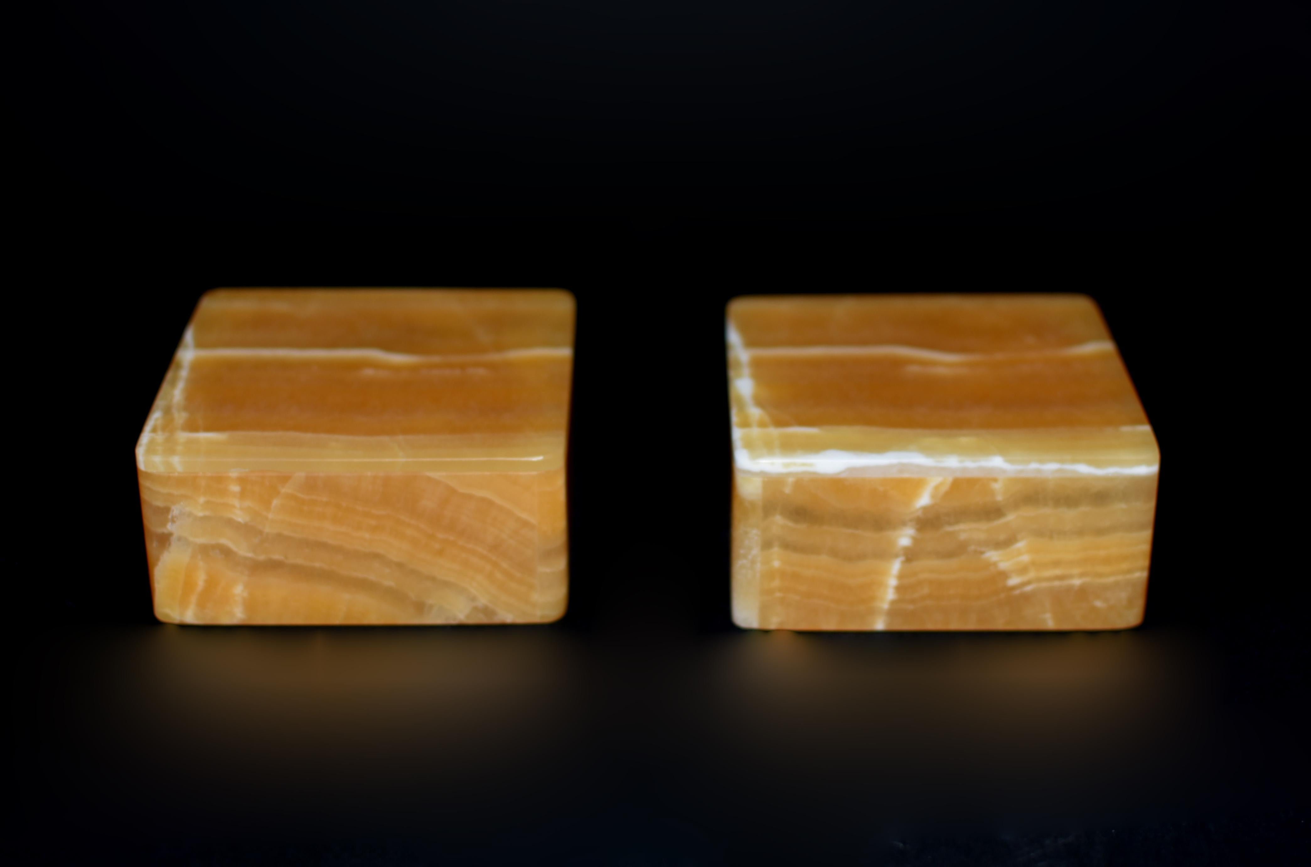 XXIe siècle et contemporain Paire de boîtes en Calcite Honey Onyx 4