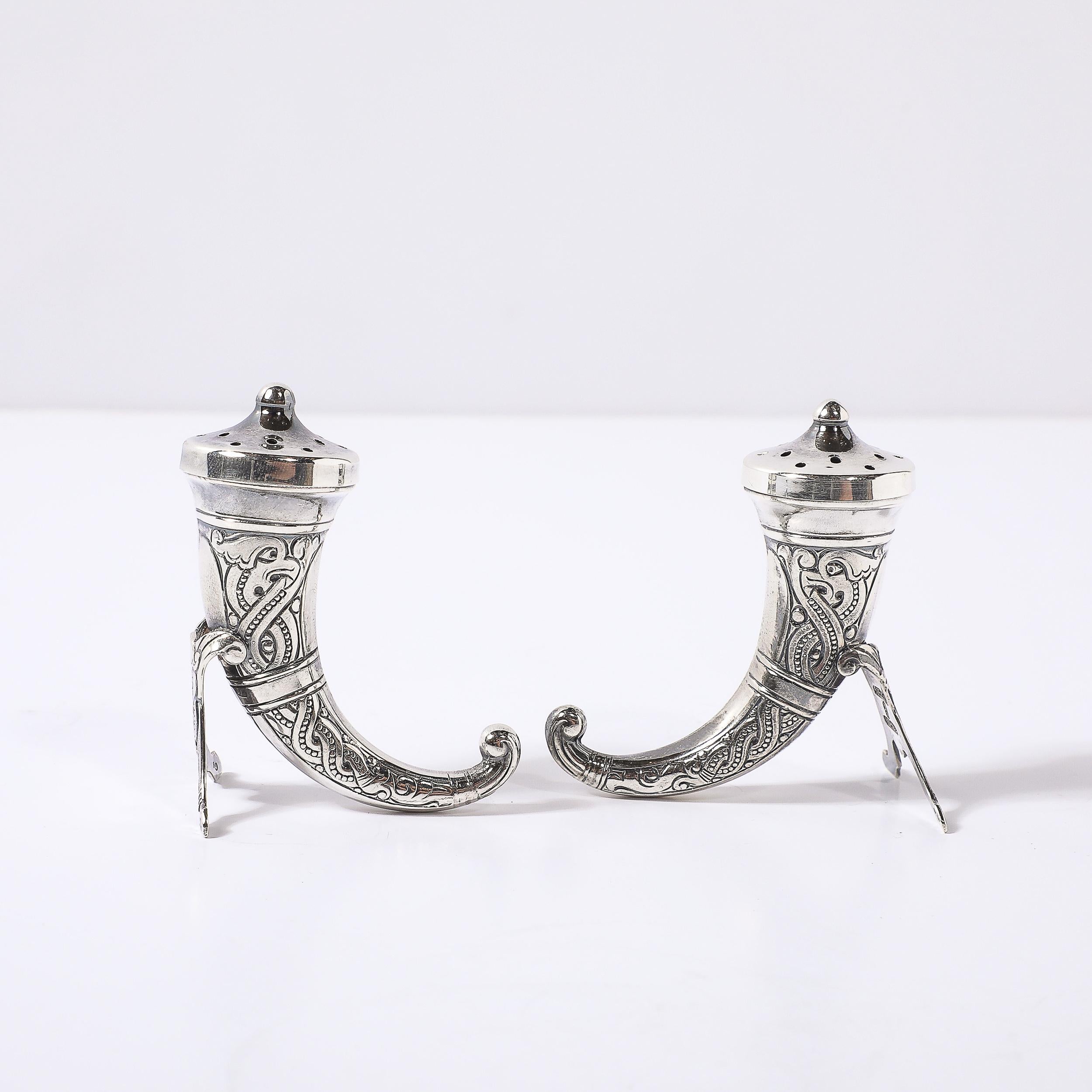 Milieu du XXe siècle Paire de salières et de poivrières en argent sterling de forme Horn par Theodor Olsens en vente