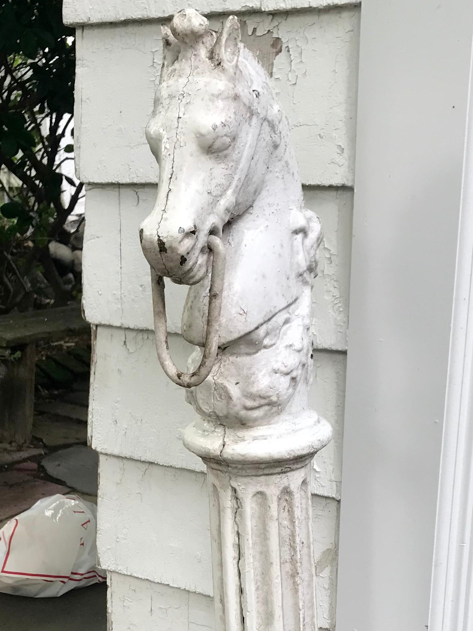 horse head post