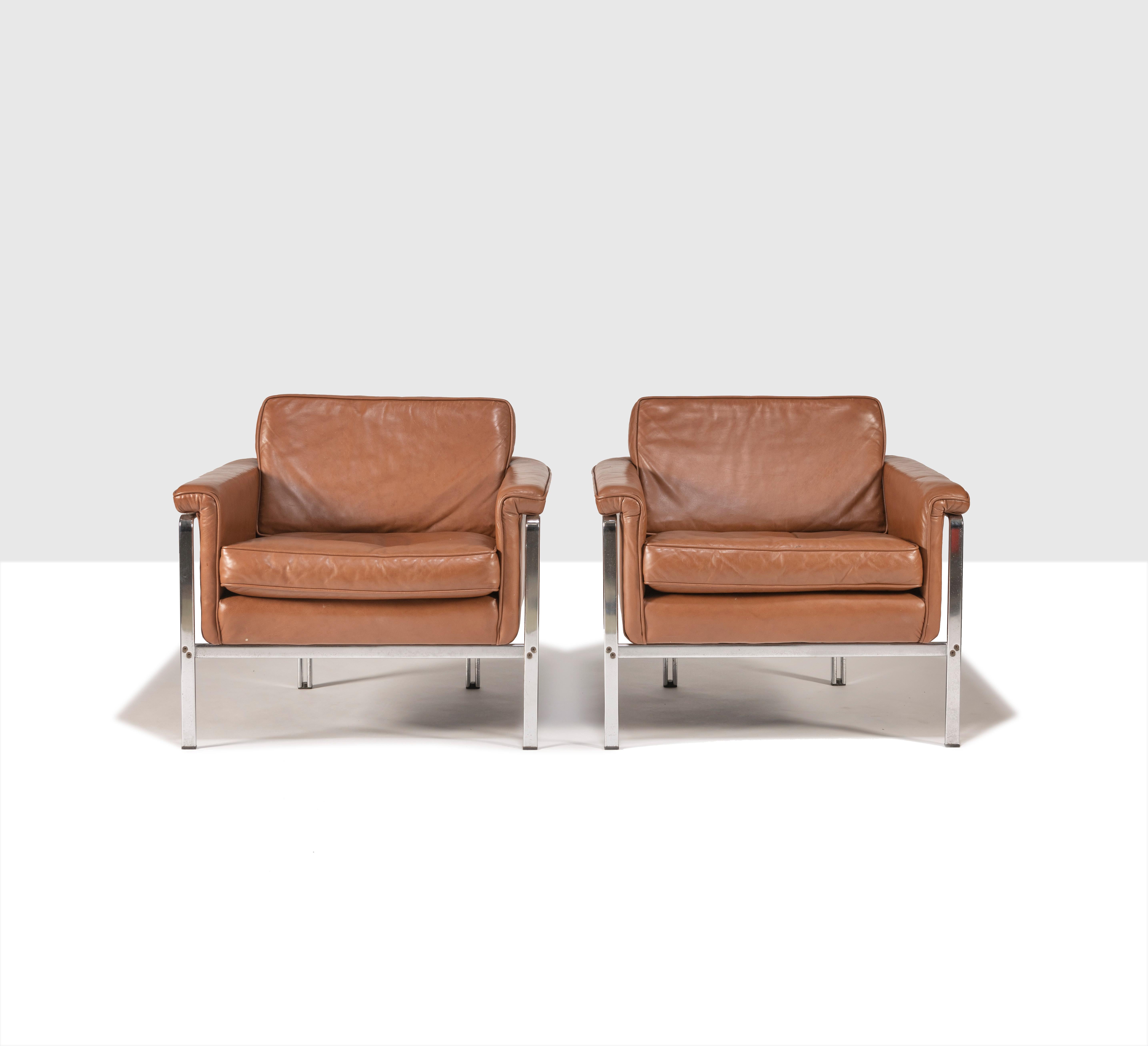 Mid-Century Modern Pair Horst Brüning for Kill International Leather Lounge Chairs For Sale