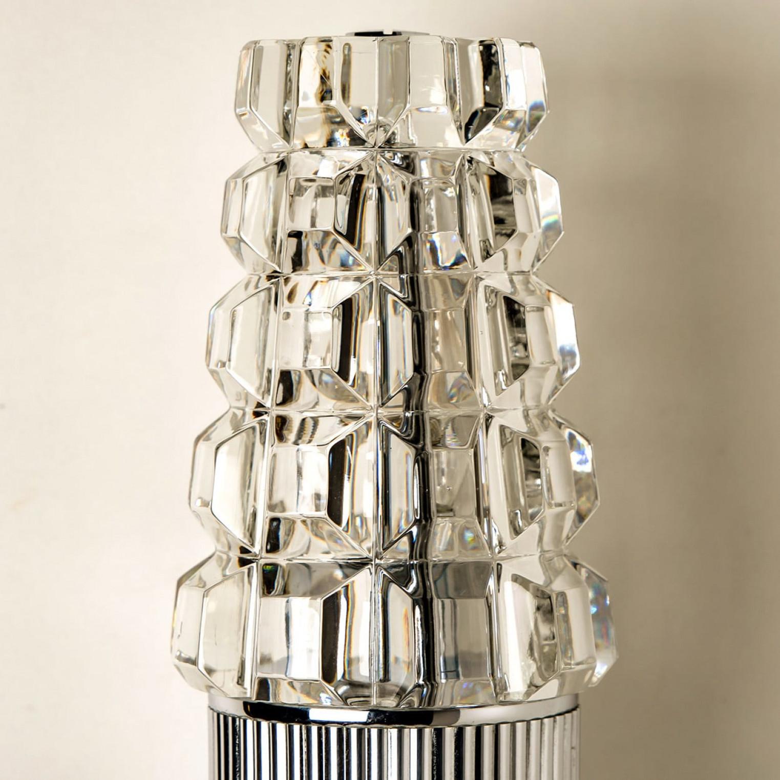 Pair Hourglass Shaped Chrome Wall Sconce, France, Europe, 1970s In Good Condition For Sale In Rijssen, NL