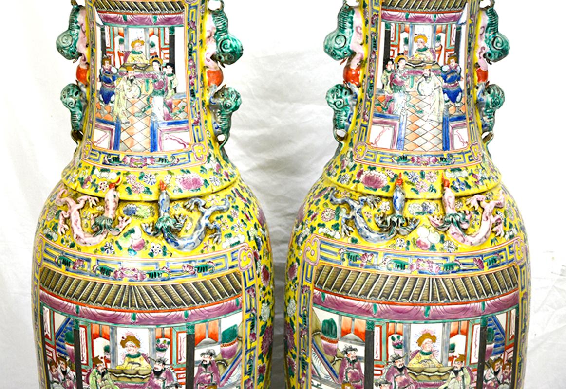 19th Century Pair Huge Chinese Qing Tongzhi Style Famille Jaune Figures Floor Porcelain Vase For Sale