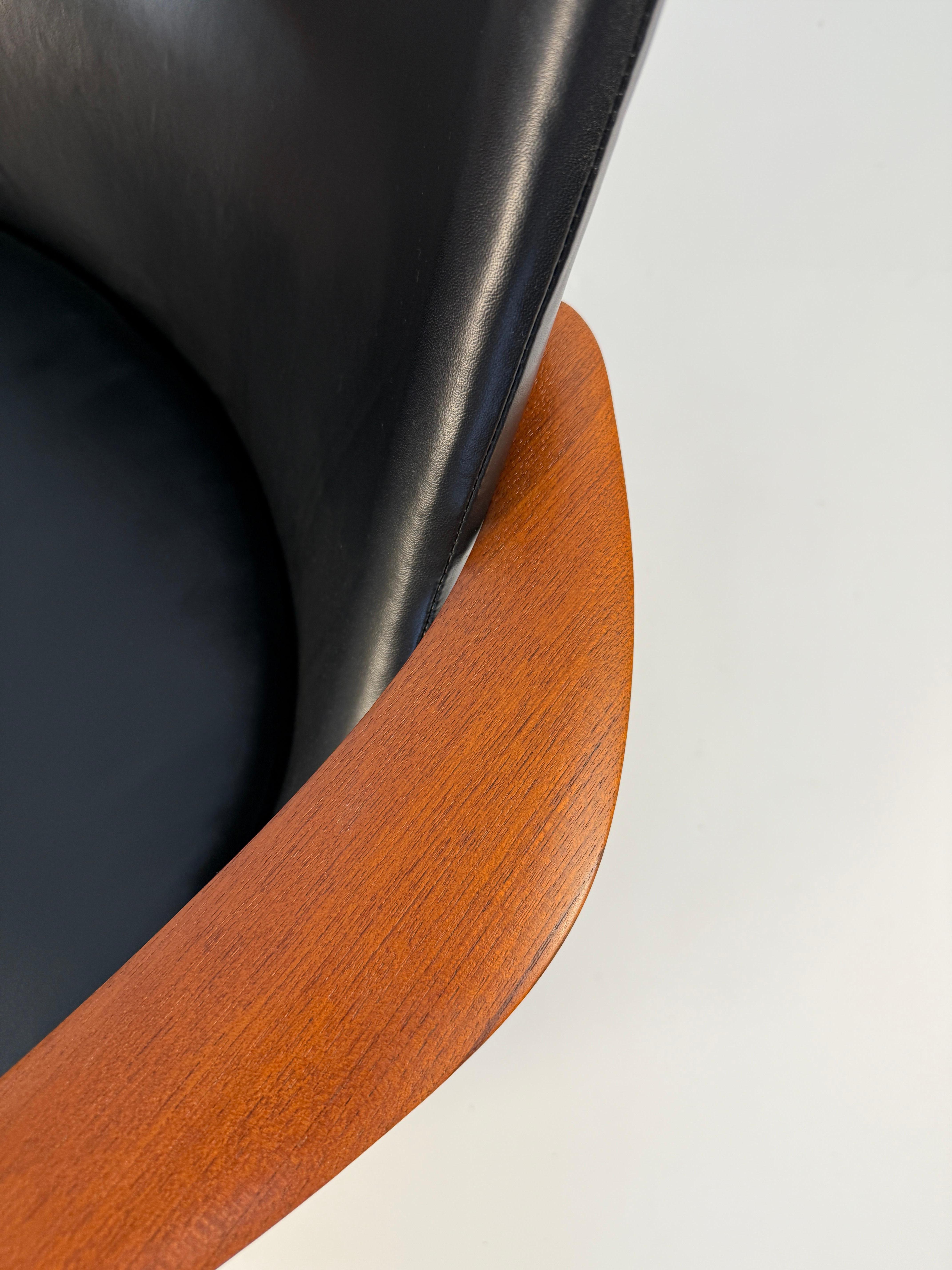 Pair Ib Kofod-Larsen Elizabeth Lounge Chairs im Angebot 9