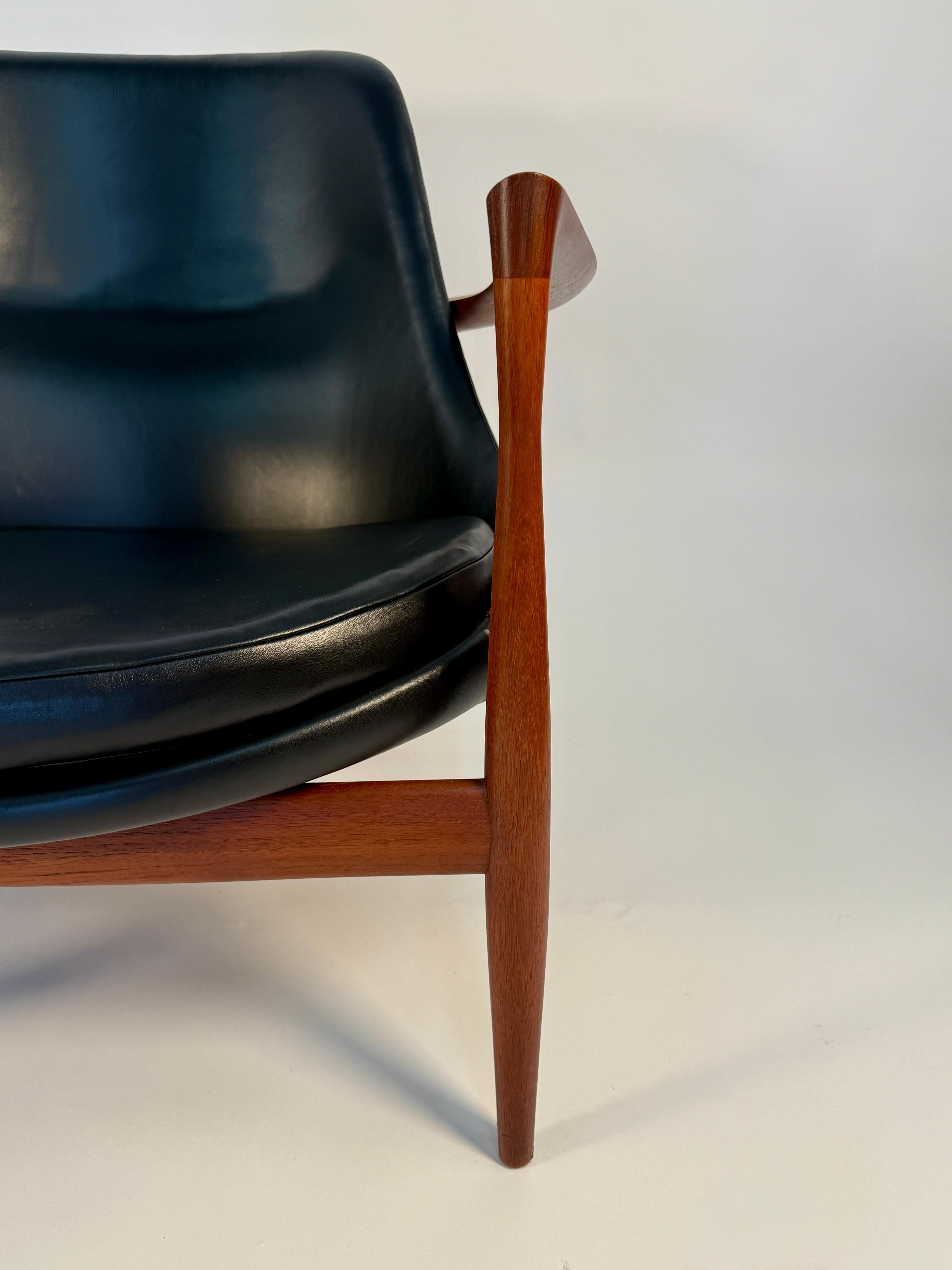 Pair Ib Kofod-Larsen Elizabeth Lounge Chairs im Angebot 11