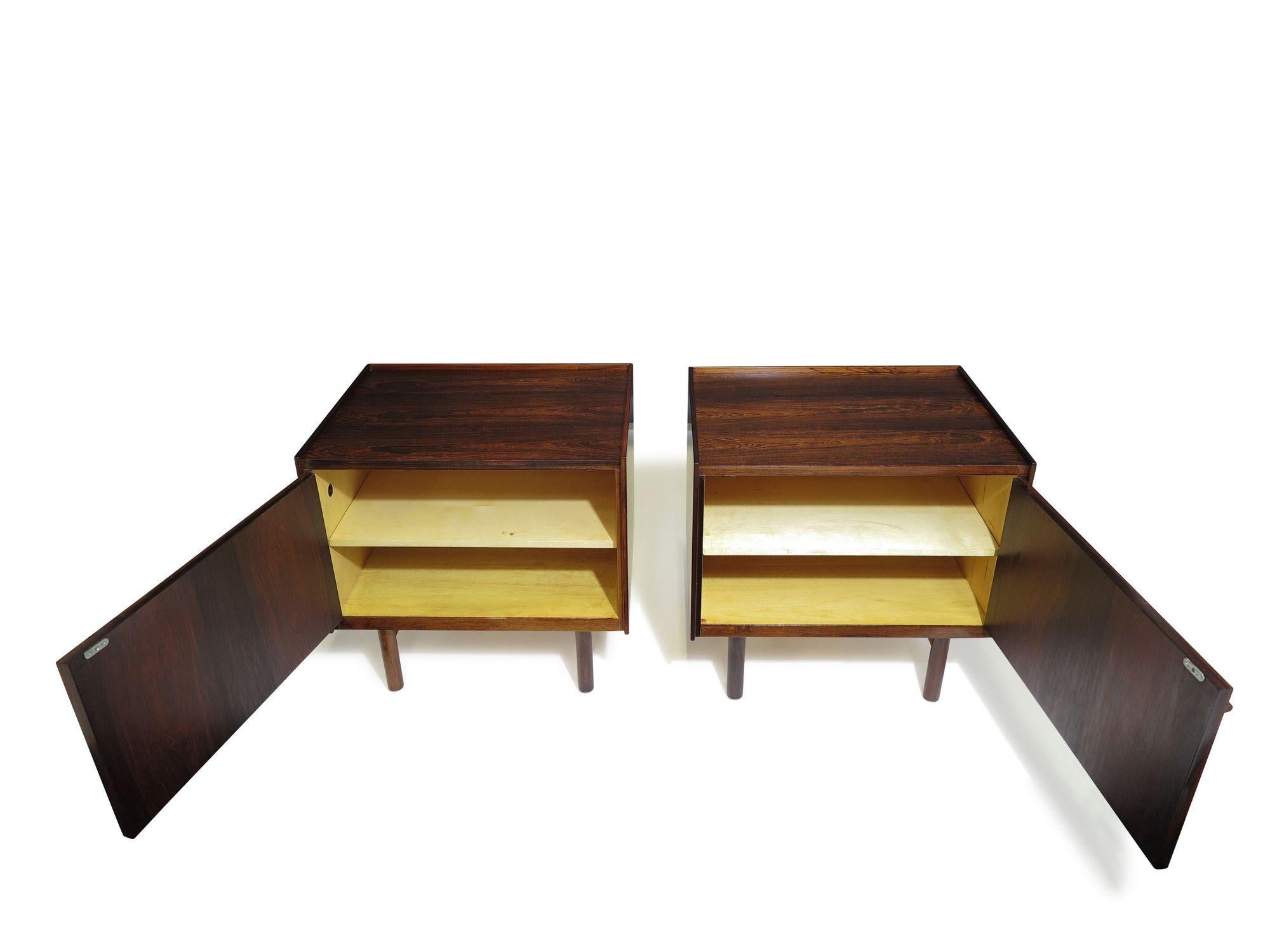 Paire de tables de nuit en palissandre brésilien Ib Kofod-Larsen pour Brandi Moblefabrik en vente 3