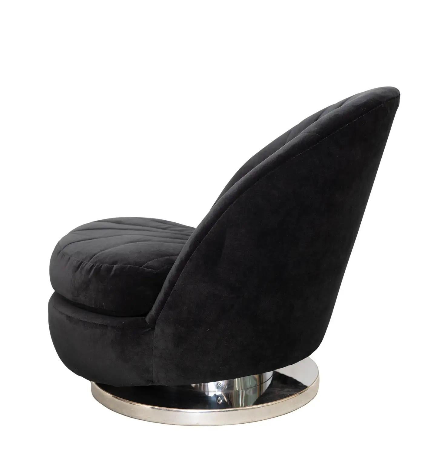 Pair Iconic Milo Baughman Swivel and Tilt Lounge Chairs in Black, Ca. 1975 For Sale 2