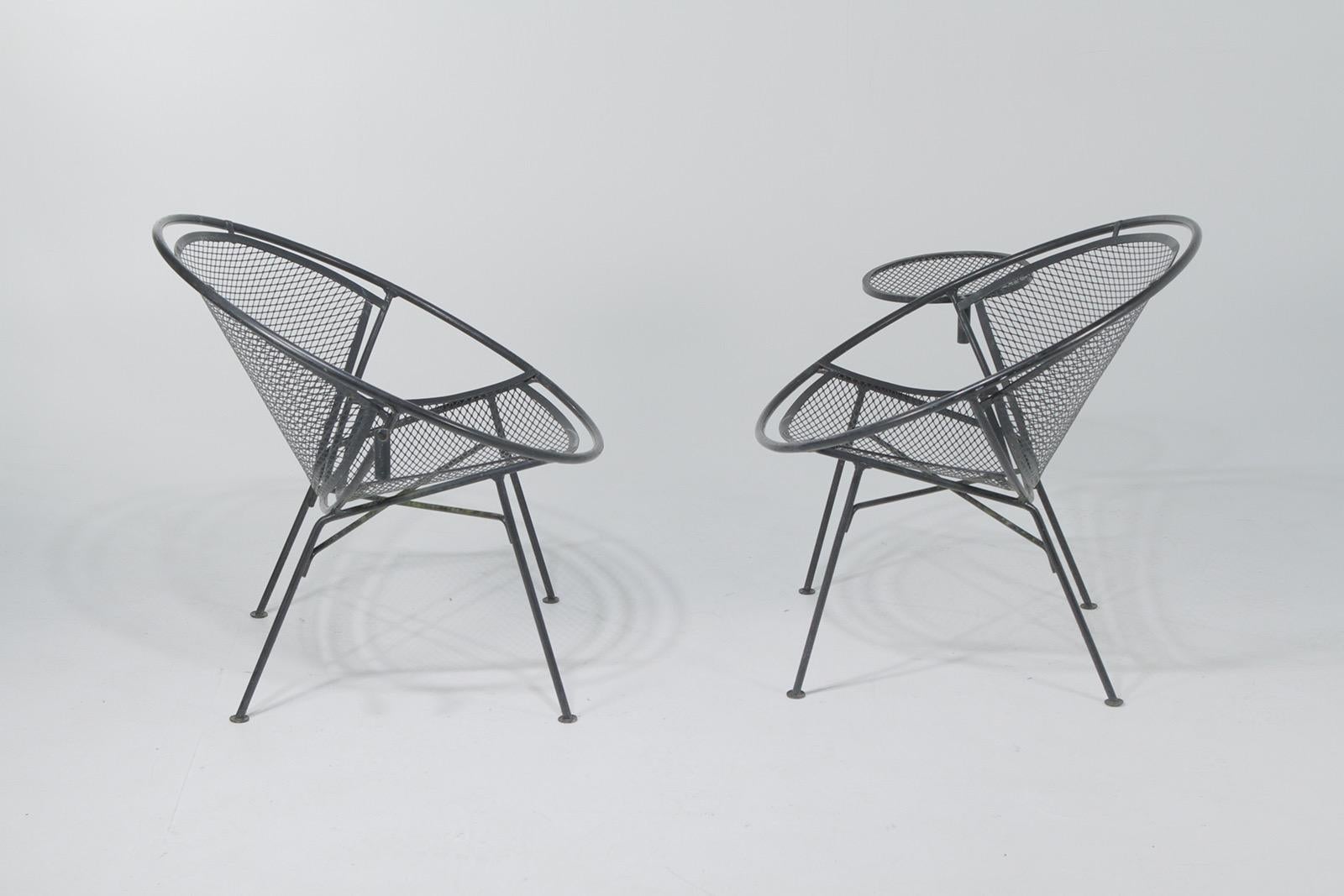 Iconic Salterini Mid-Century Modern Patio Chairs with Attached Side Table, Pair In Excellent Condition In Hopewell, NJ