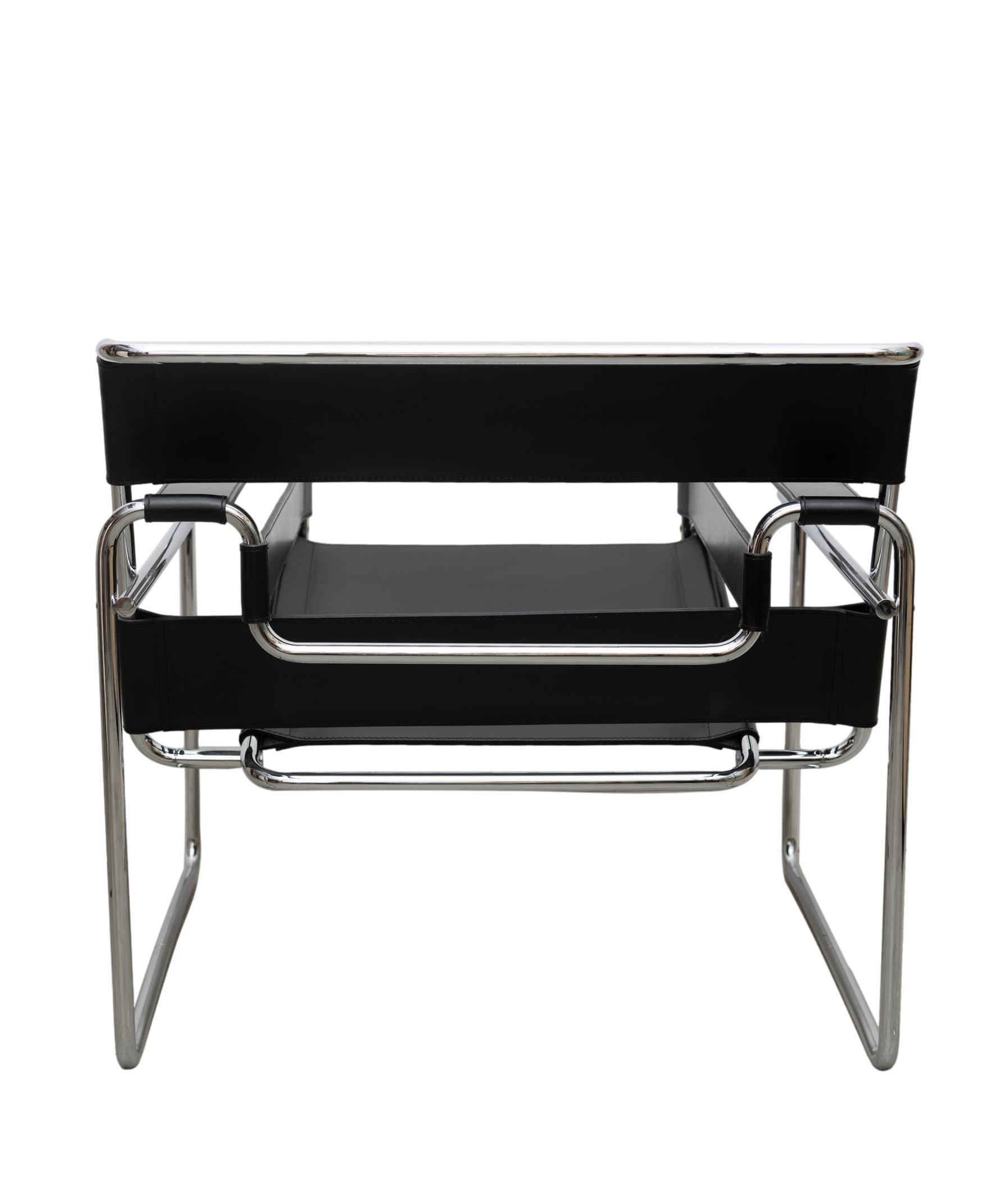Pair Iconic Wassily Chairs B3, Marcel Breuer for Knoll, Black Leather, Signed In Good Condition In Banner Elk, NC