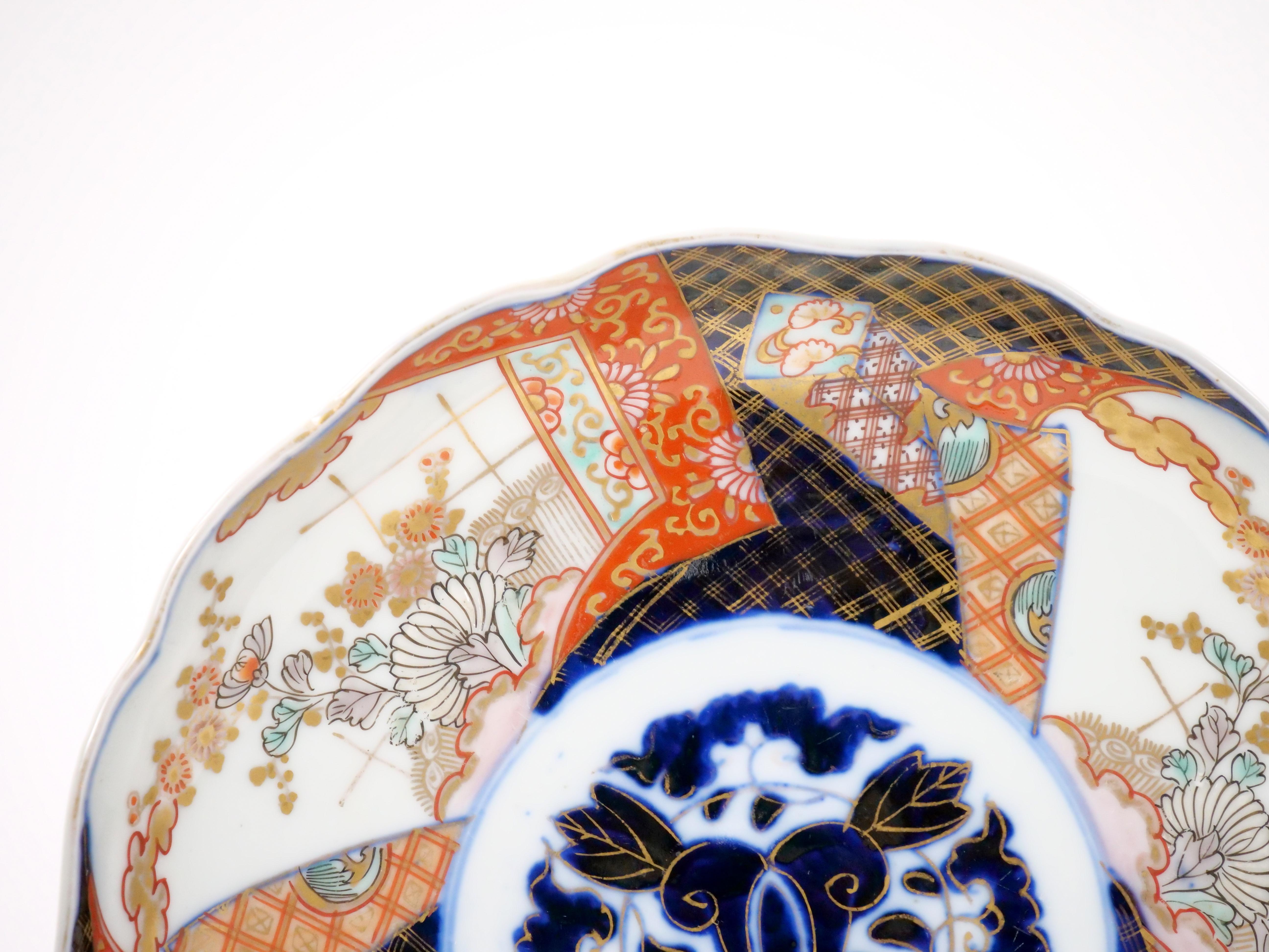 19th Century Pair Imari Porcelain Chinese Export Decorative Plate For Sale