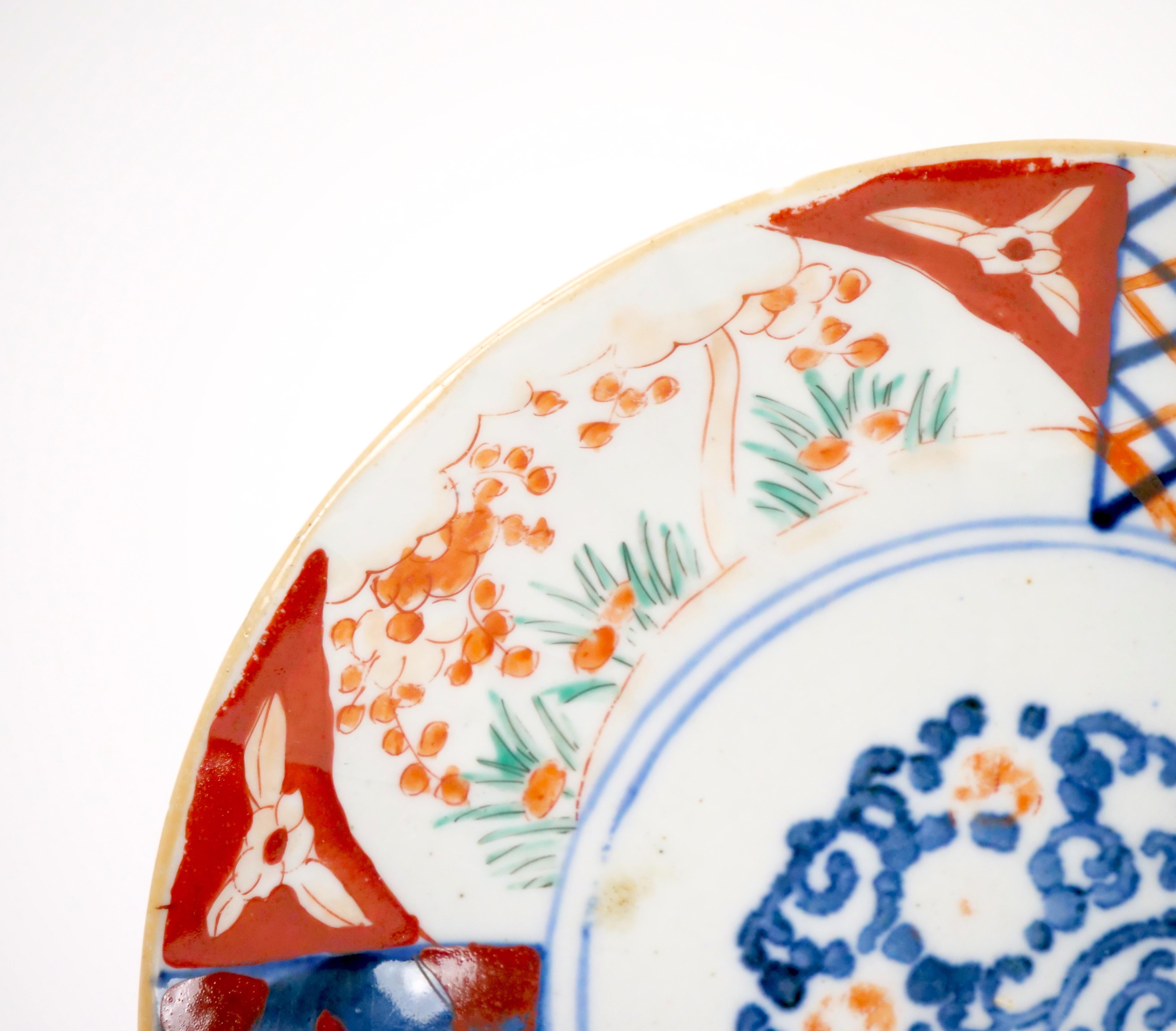 Pair Imari Porcelain Chinese Export Decorative Plates For Sale 1