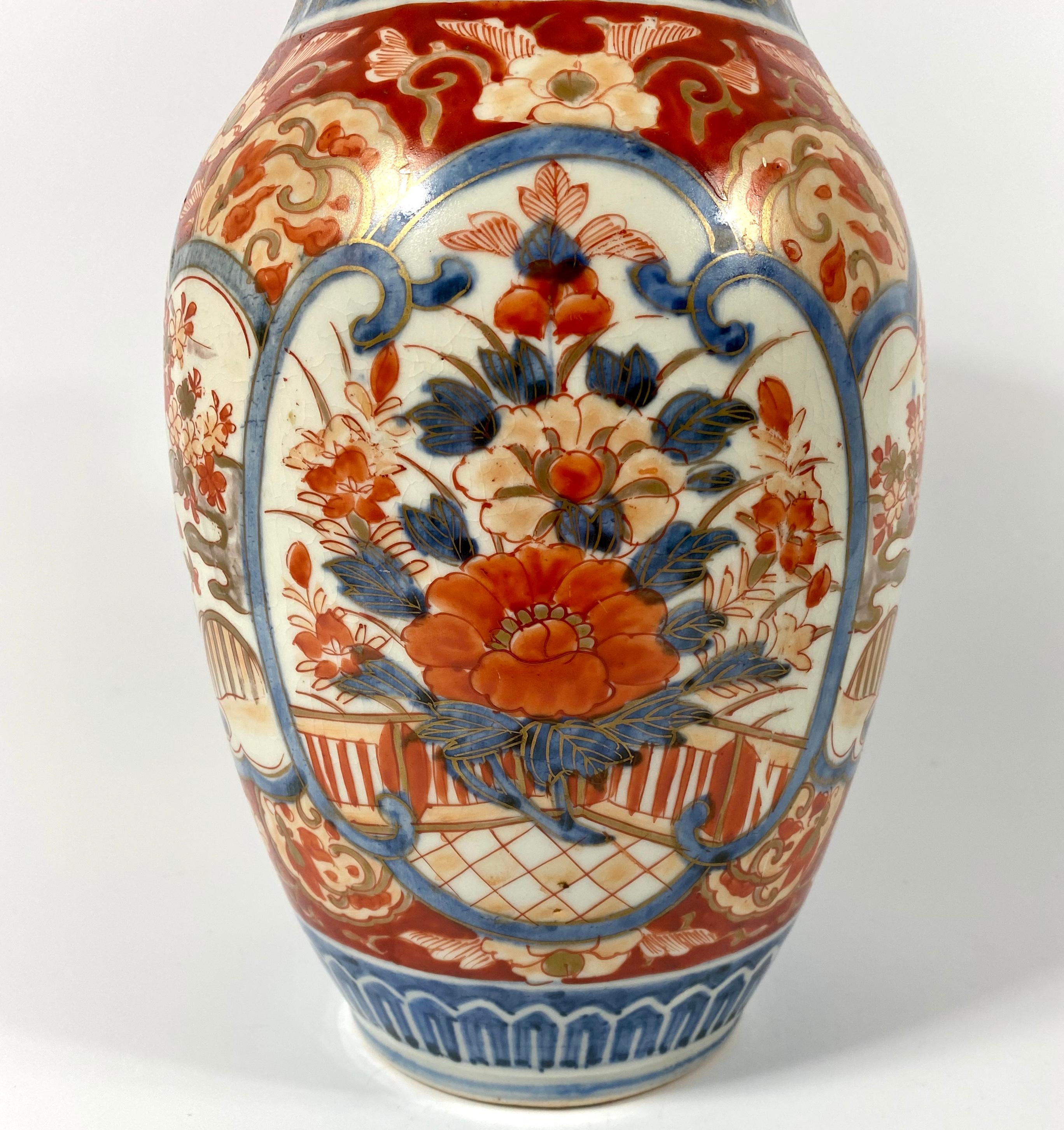 Late 19th Century Pair of Imari Porcelain Vases, Japan, circa 1890, Meiji Period