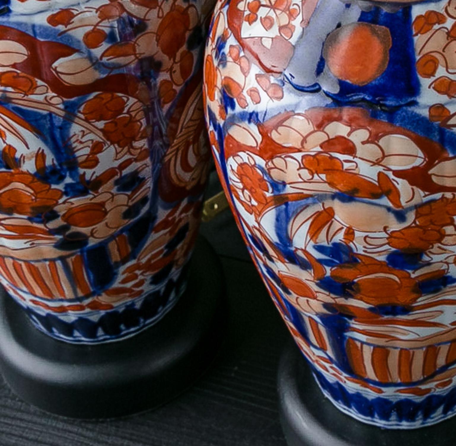 Early 20th Century Pair of Imari Table Lamps with Simple Geometric Pattern