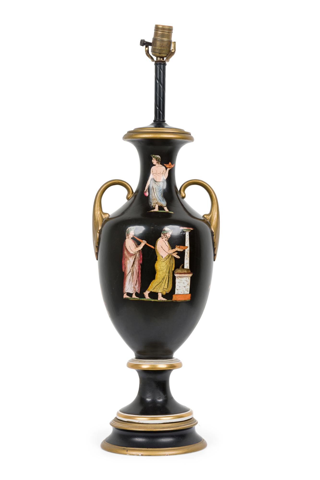 PAR de  Importantes urnas inglesas victorianas de cerámica negra y dorada con asas de diseño y figuras griegas; adaptadas como lámparas (SAMUAL ALCOTT