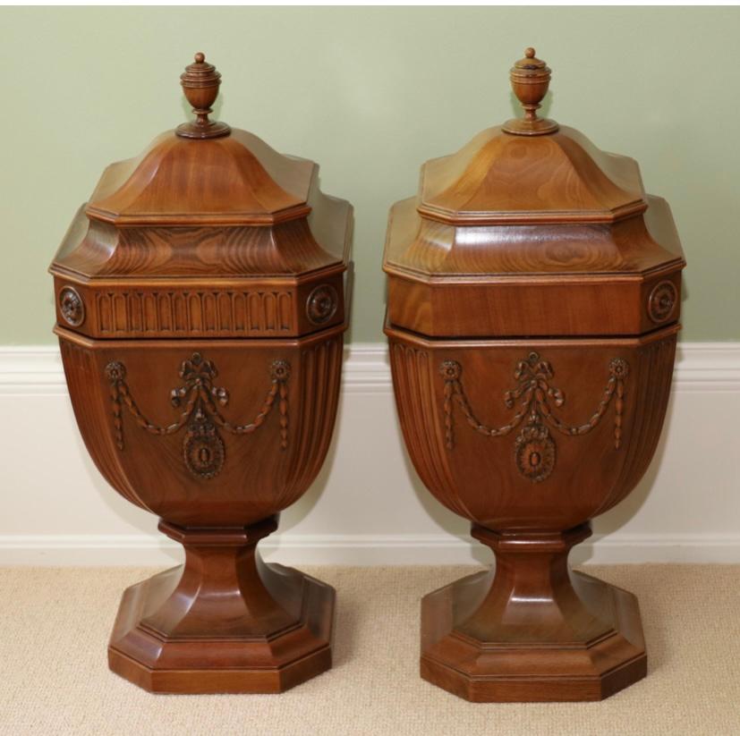 Pair Impressive Knife Urns, Regency Style Custom Bench Made Carved Finials In Good Condition In West Palm Beach, FL