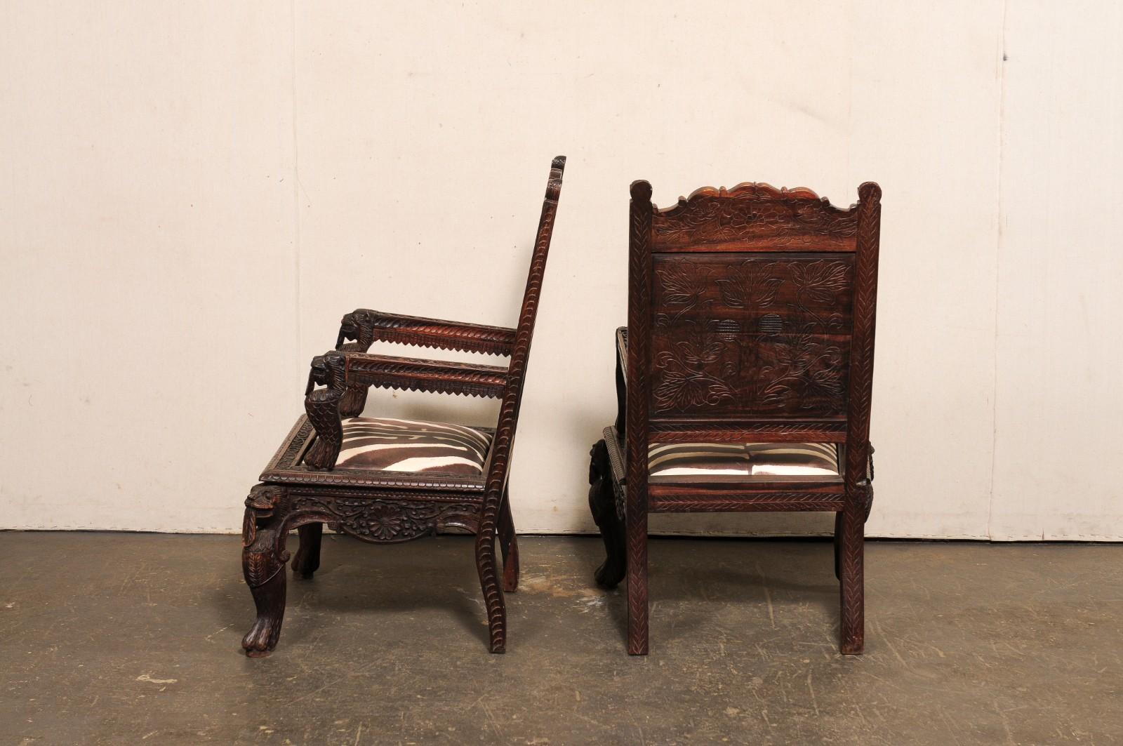 Paire de fauteuils indiens du milieu du siècle en Wood Wood sculpté avec sièges tapissés en vente 6