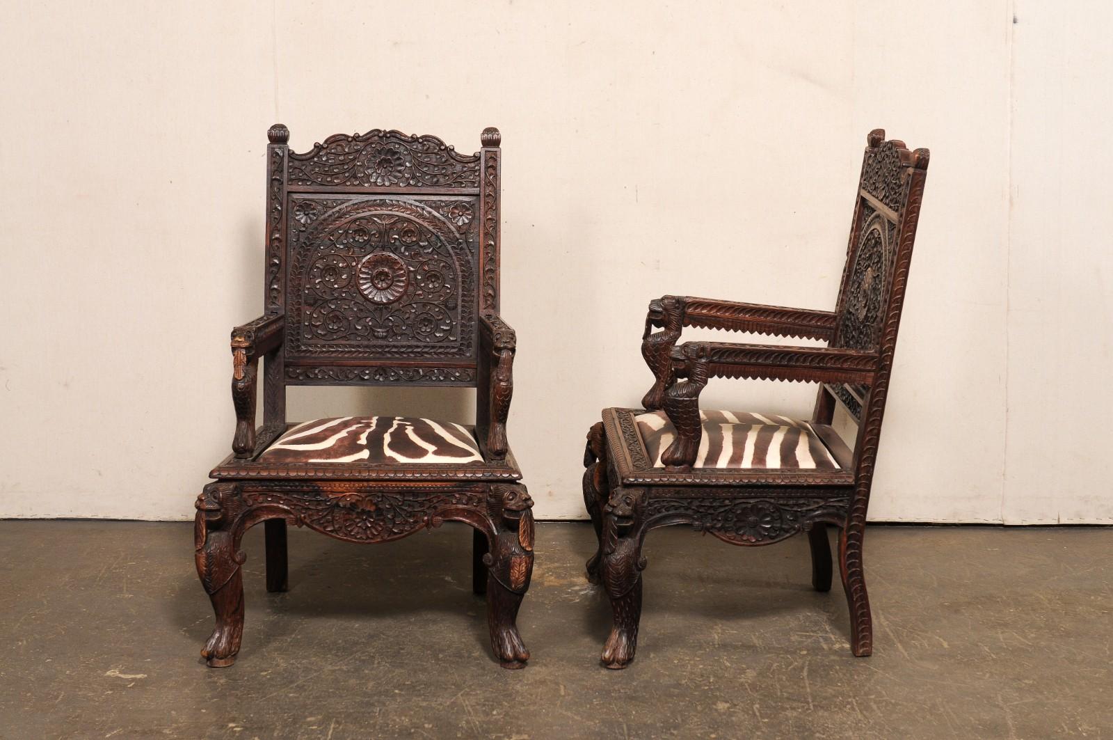 Paire de fauteuils indiens du milieu du siècle en Wood Wood sculpté avec sièges tapissés en vente 7