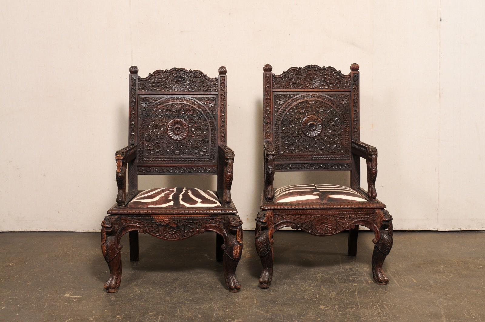 Paire de fauteuils indiens du milieu du siècle en Wood Wood sculpté avec sièges tapissés en vente 8