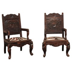 Paire de fauteuils indiens du milieu du siècle en Wood Wood sculpté avec sièges tapissés
