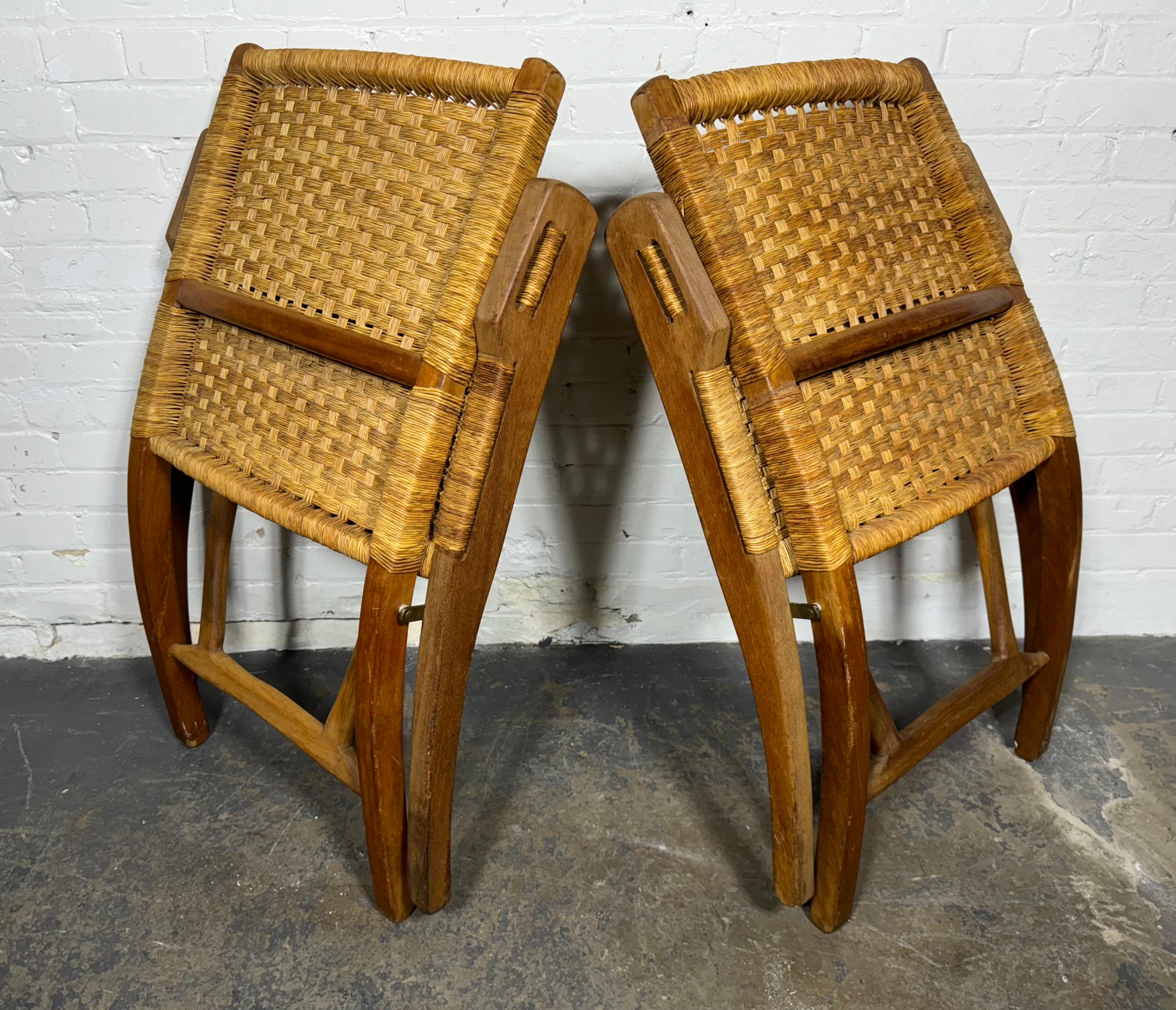 Paar Indoor/outdoor Modernist Hans Wegner Style faltbare Lounge Stühle/ Jute (Moderne der Mitte des Jahrhunderts) im Angebot