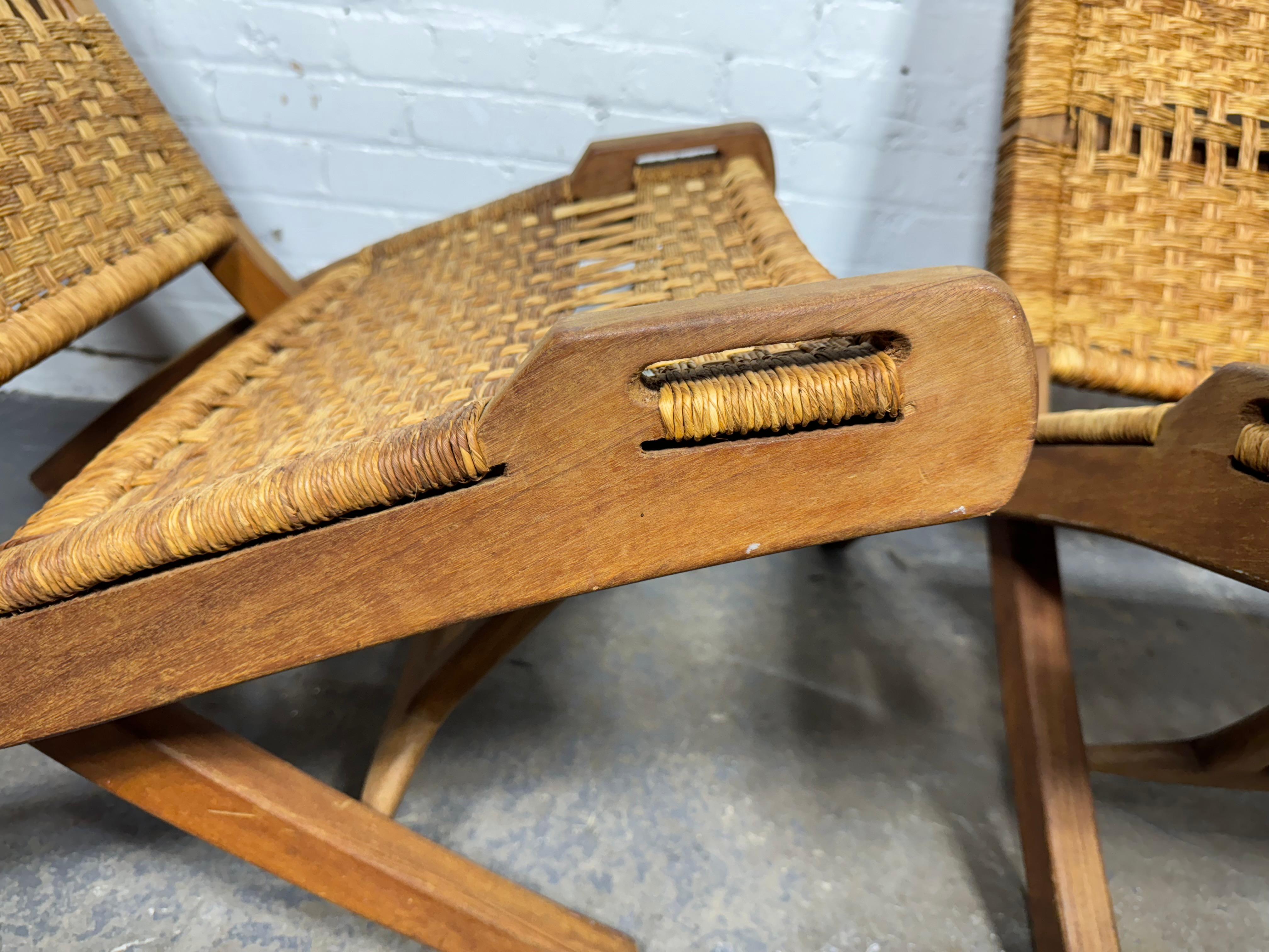 Paar Indoor/outdoor Modernist Hans Wegner Style faltbare Lounge Stühle/ Jute (Mitte des 20. Jahrhunderts) im Angebot