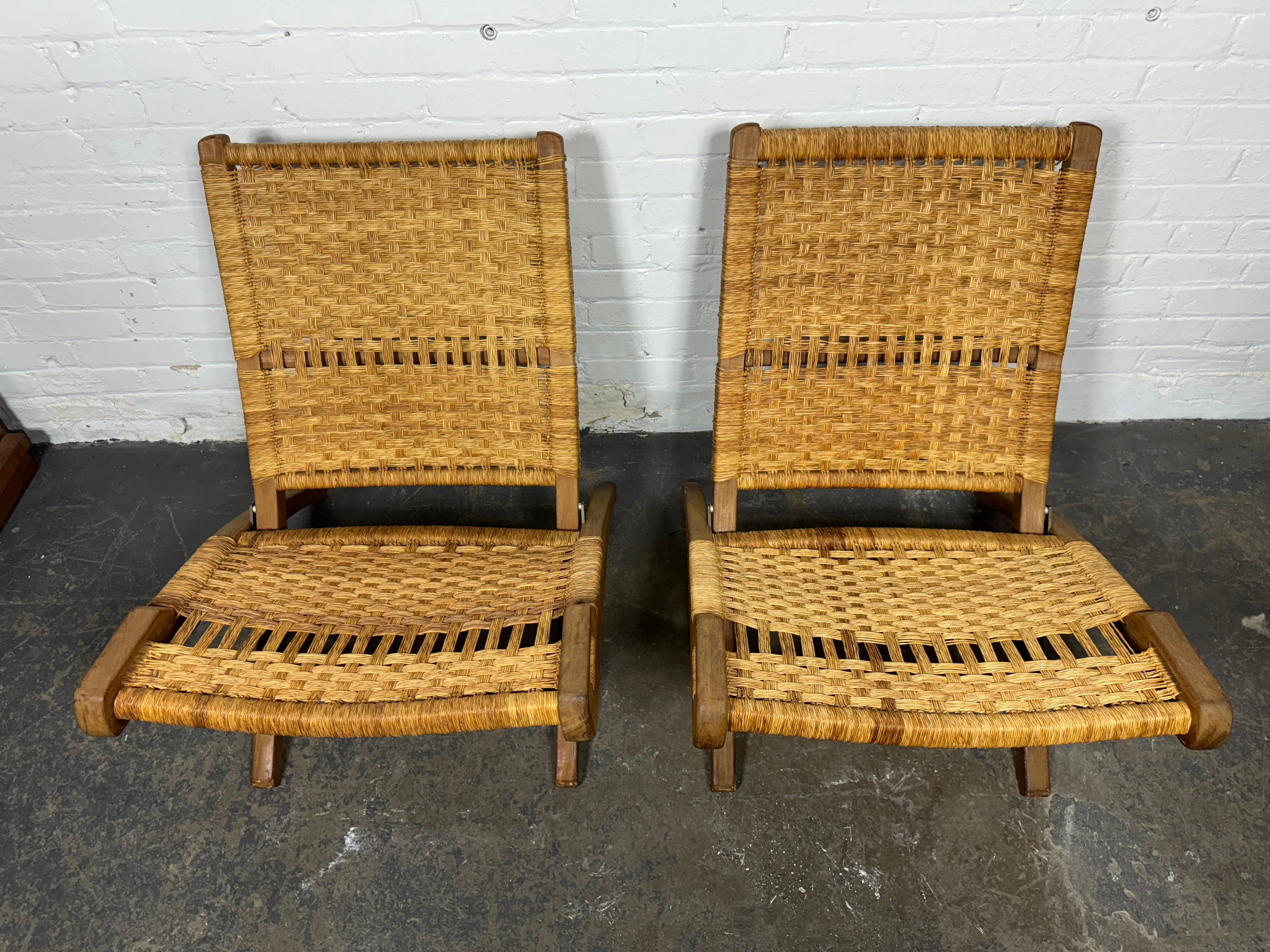 Paar Indoor/outdoor Modernist Hans Wegner Style faltbare Lounge Stühle/ Jute im Angebot 1