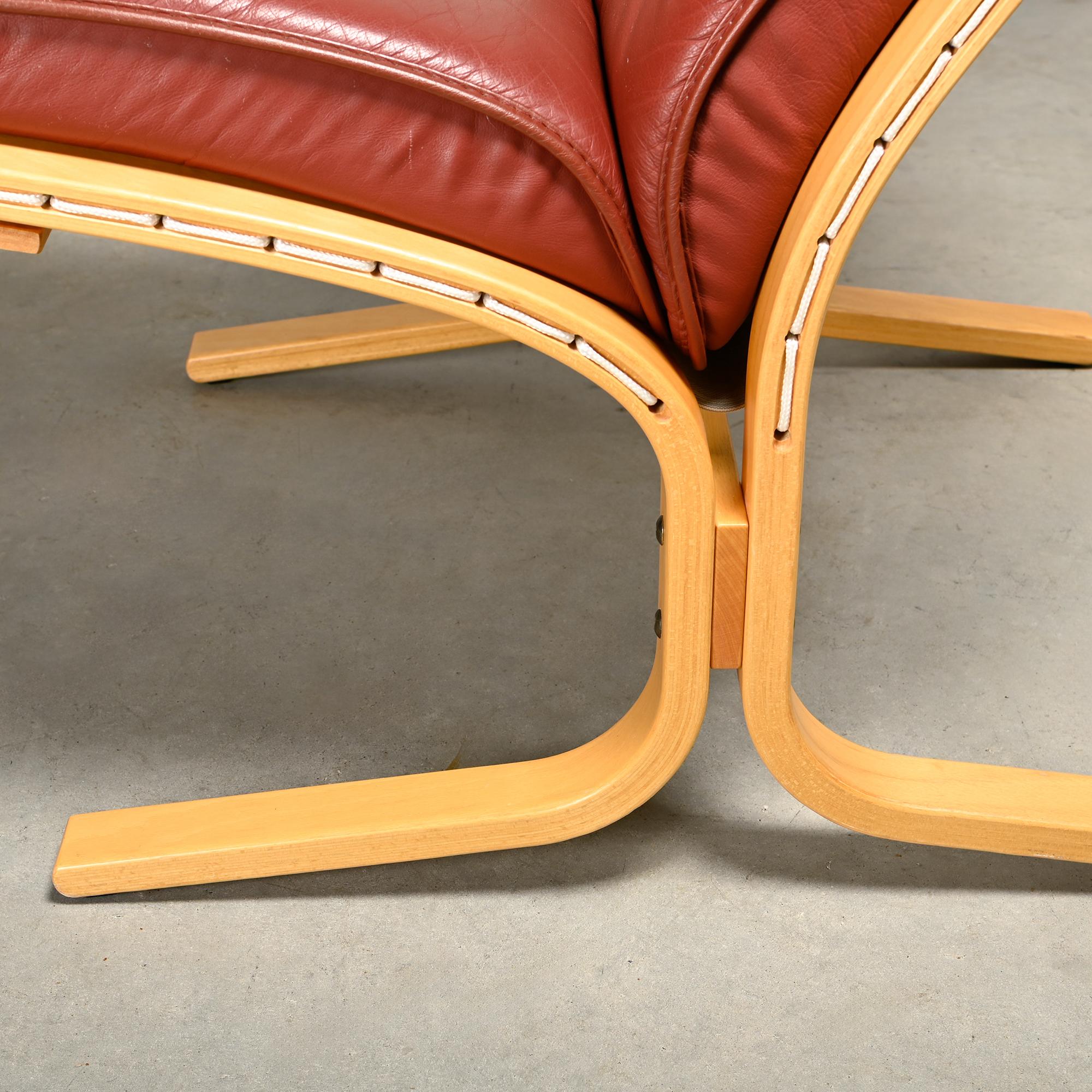 Paire de chaises longues Ingmar Relling en Beeche et cuir bourgogne, Westnofa en vente 3