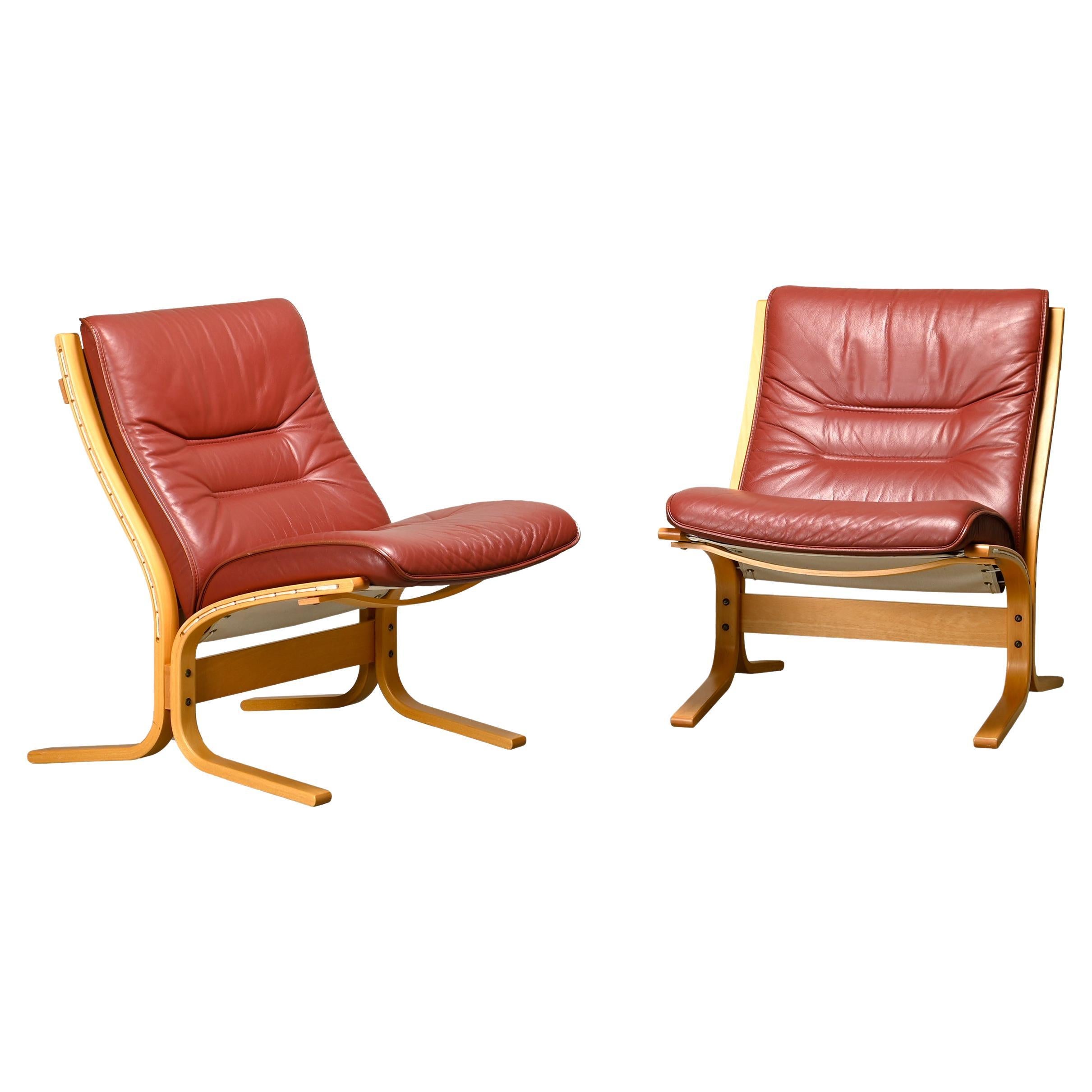 Paire de chaises longues Ingmar Relling en Beeche et cuir bourgogne, Westnofa en vente