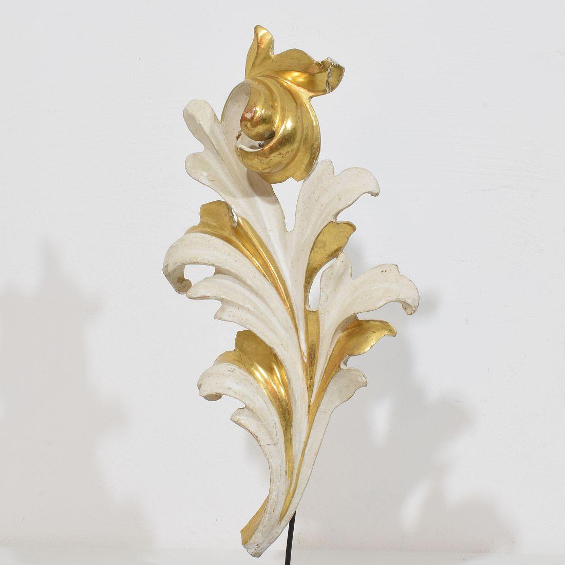 Pair Italian 18/19th Century Hand Carved Giltwood Acanthus Leaf Curl Ornaments For Sale 8