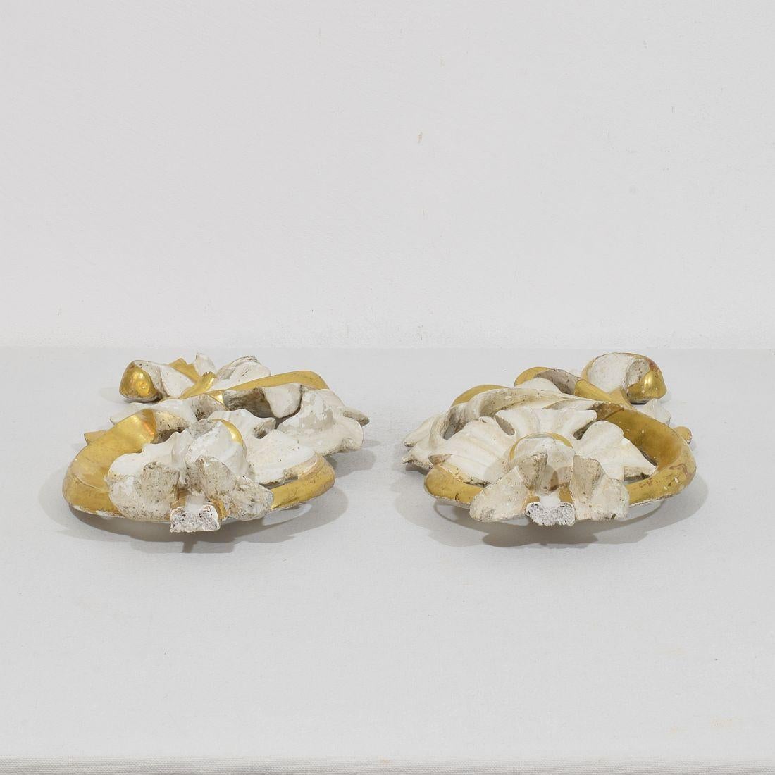 Pair Italian 18/19th Century Hand Carved Giltwood Acanthus Leaf Curl Ornaments For Sale 14