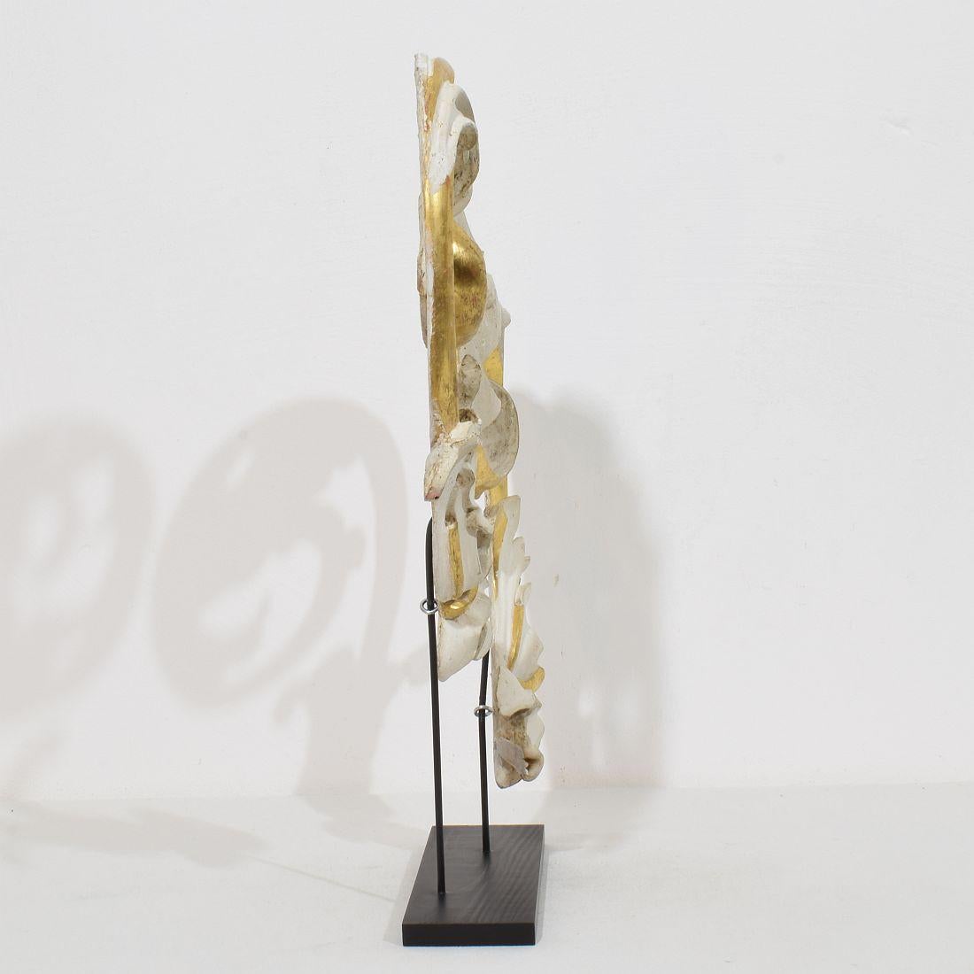 Paar italienische 18/19. Jahrhundert handgeschnitzte Giltwood Acanthus Leaf Curl Ornamente (Handgeschnitzt) im Angebot