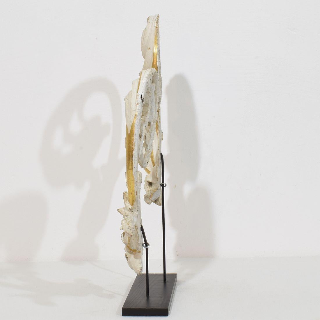 XVIIIe siècle et antérieur Paire d'ornements en bois doré sculpté à la main et à feuilles d'Acanthus, Italie 18/19e siècle en vente