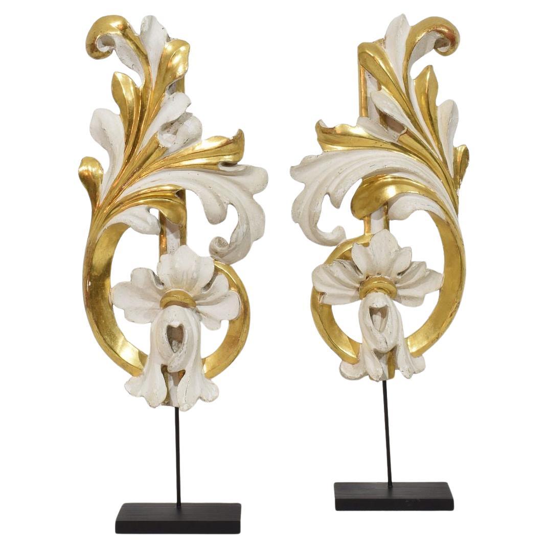 Pair Italian 18/19th Century Hand Carved Giltwood Acanthus Leaf Curl Ornaments For Sale
