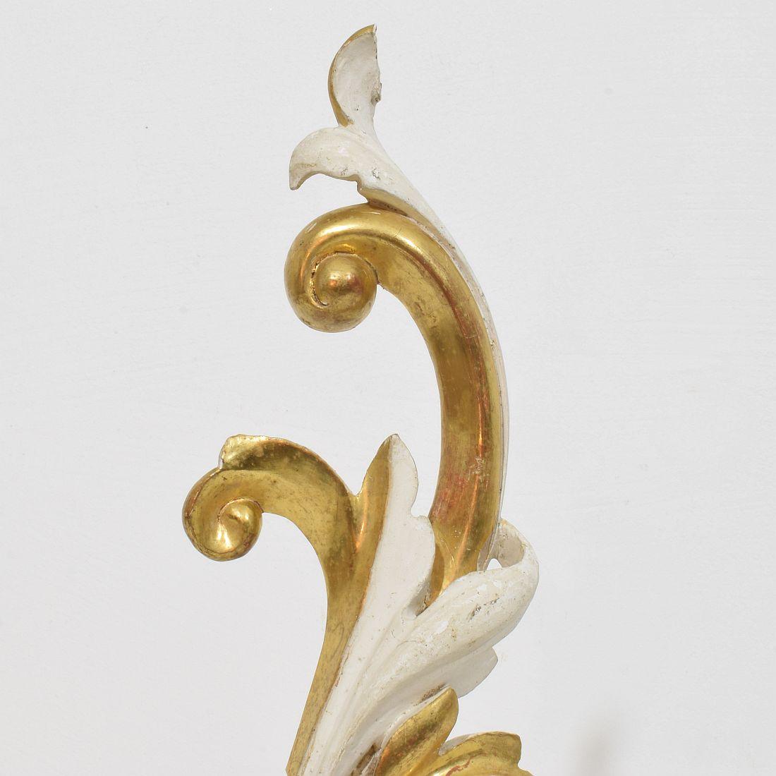 Pair Italian 18/19th Century Hand Carved Giltwood Curl Ornaments For Sale 9
