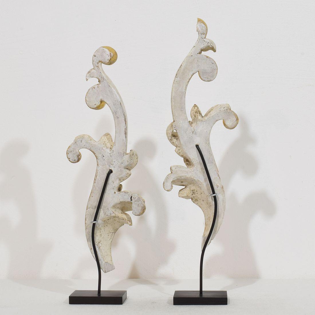 18th Century and Earlier Pair Italian 18/19th Century Hand Carved Giltwood Curl Ornaments For Sale
