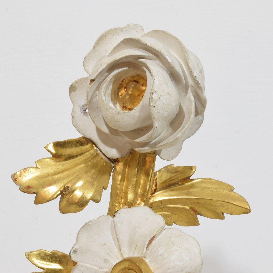 Pair Italian 18/19th Century Hand Carved Giltwood Floral Ornaments For Sale 4