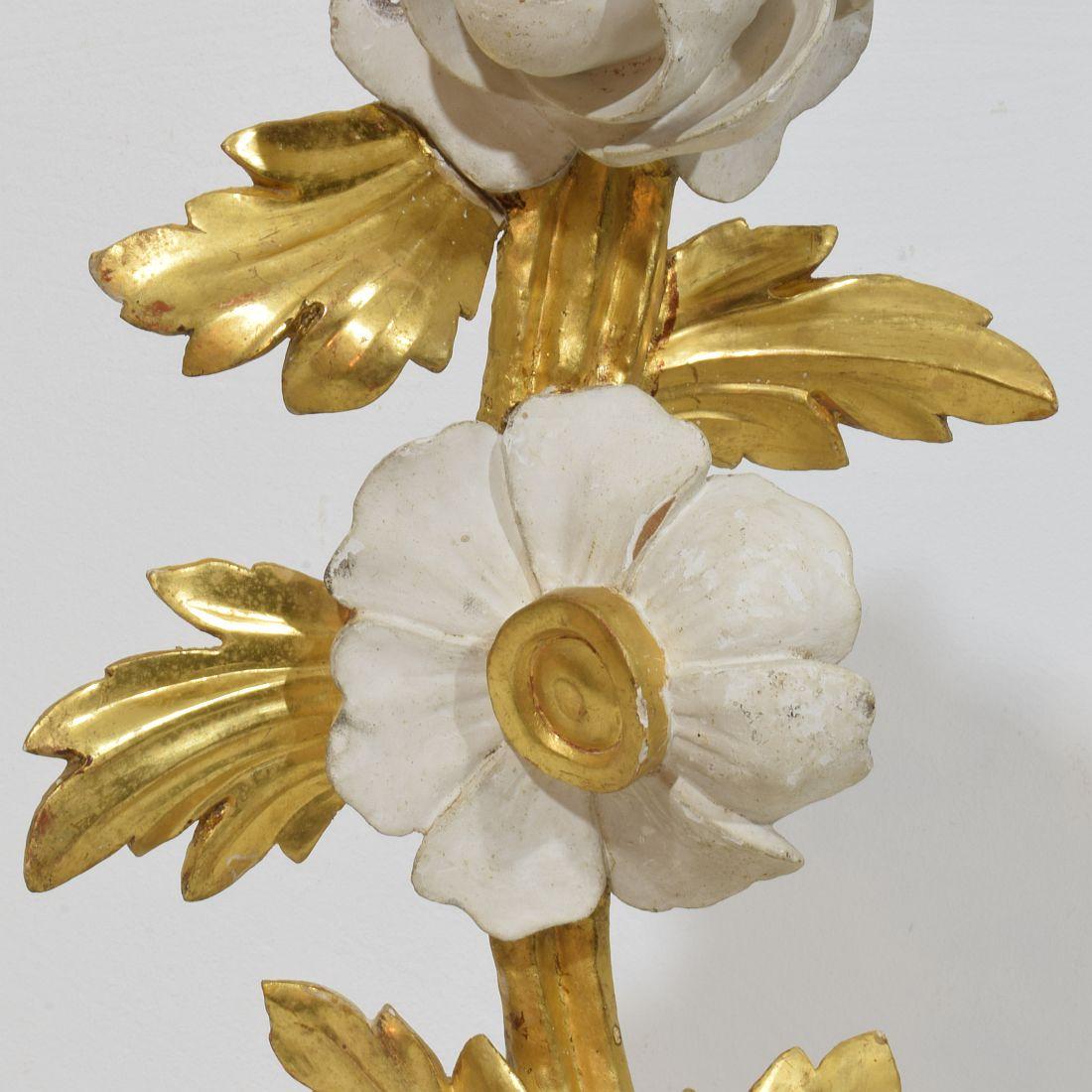 Pair Italian 18/19th Century Hand Carved Giltwood Floral Ornaments For Sale 5